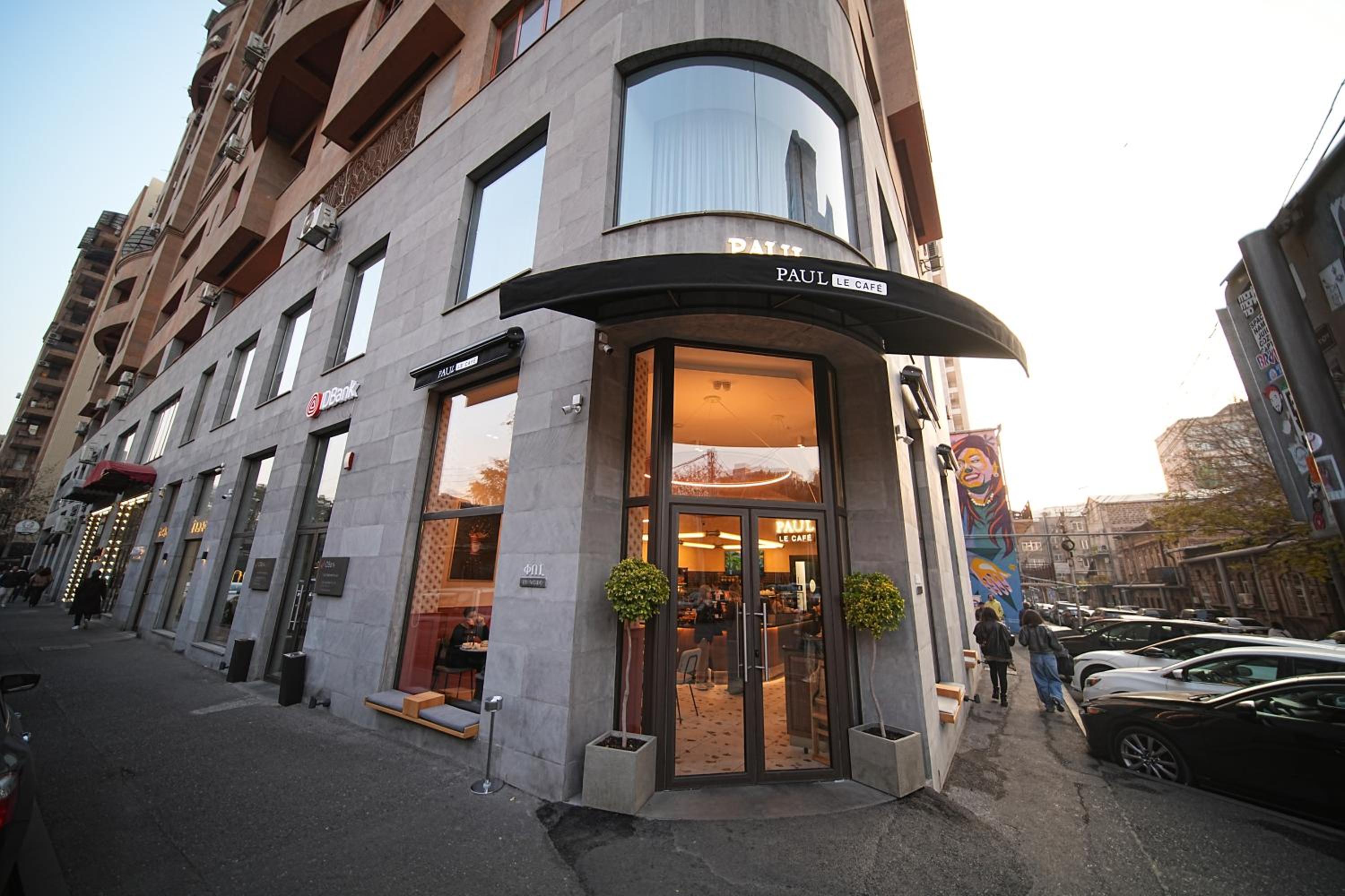 Luxury Apartments on 13 Buzand street by Sweet Home