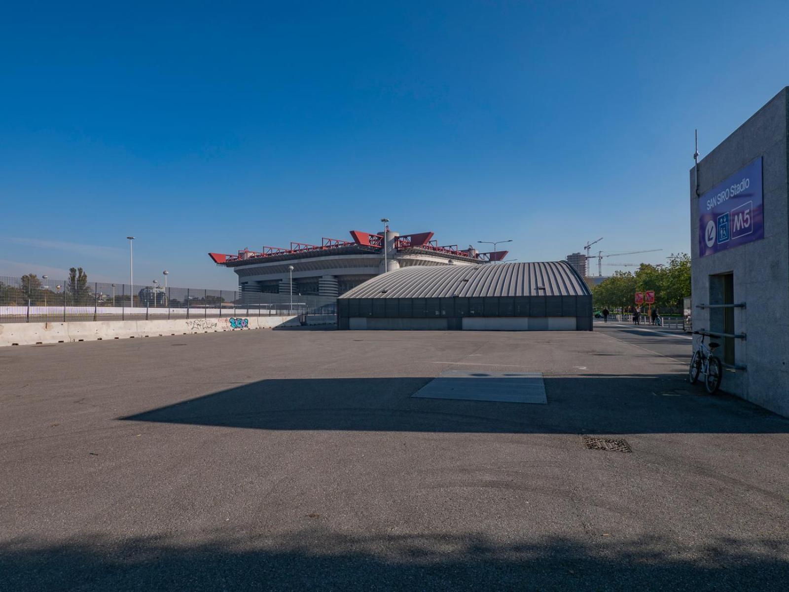 Milano San Siro sky view posto auto gratuito