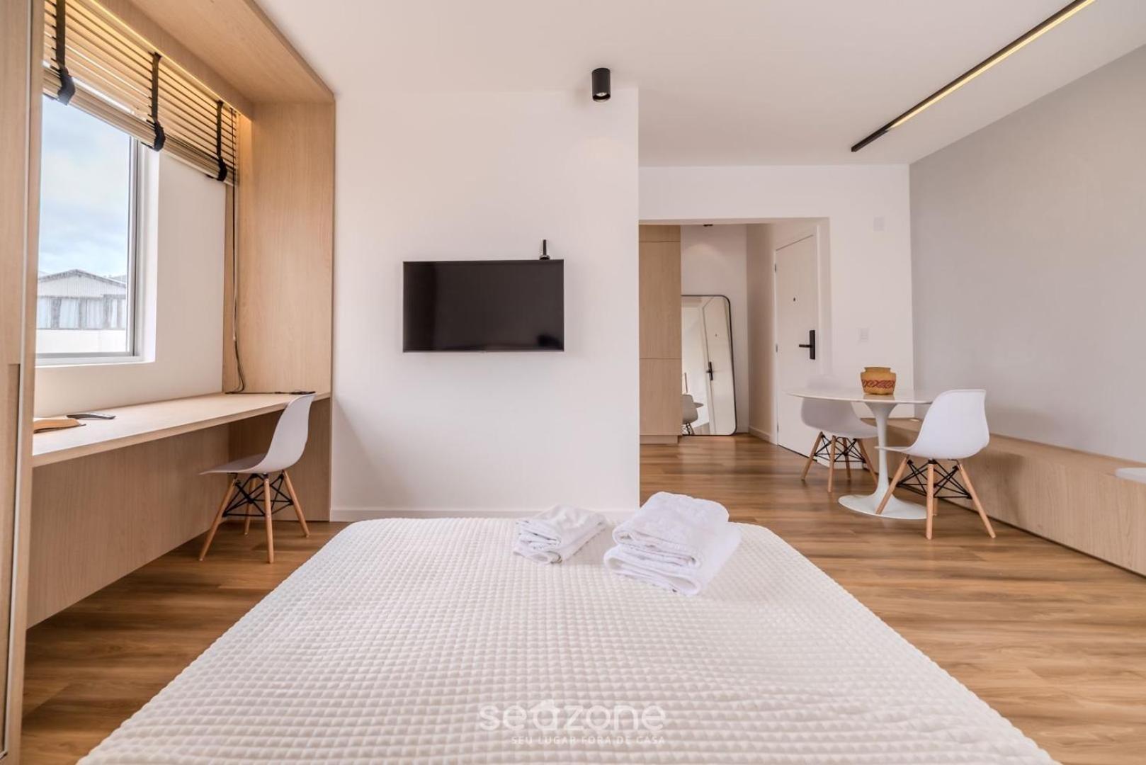 EVAs - Charming Apartments with Sea View in Floripa