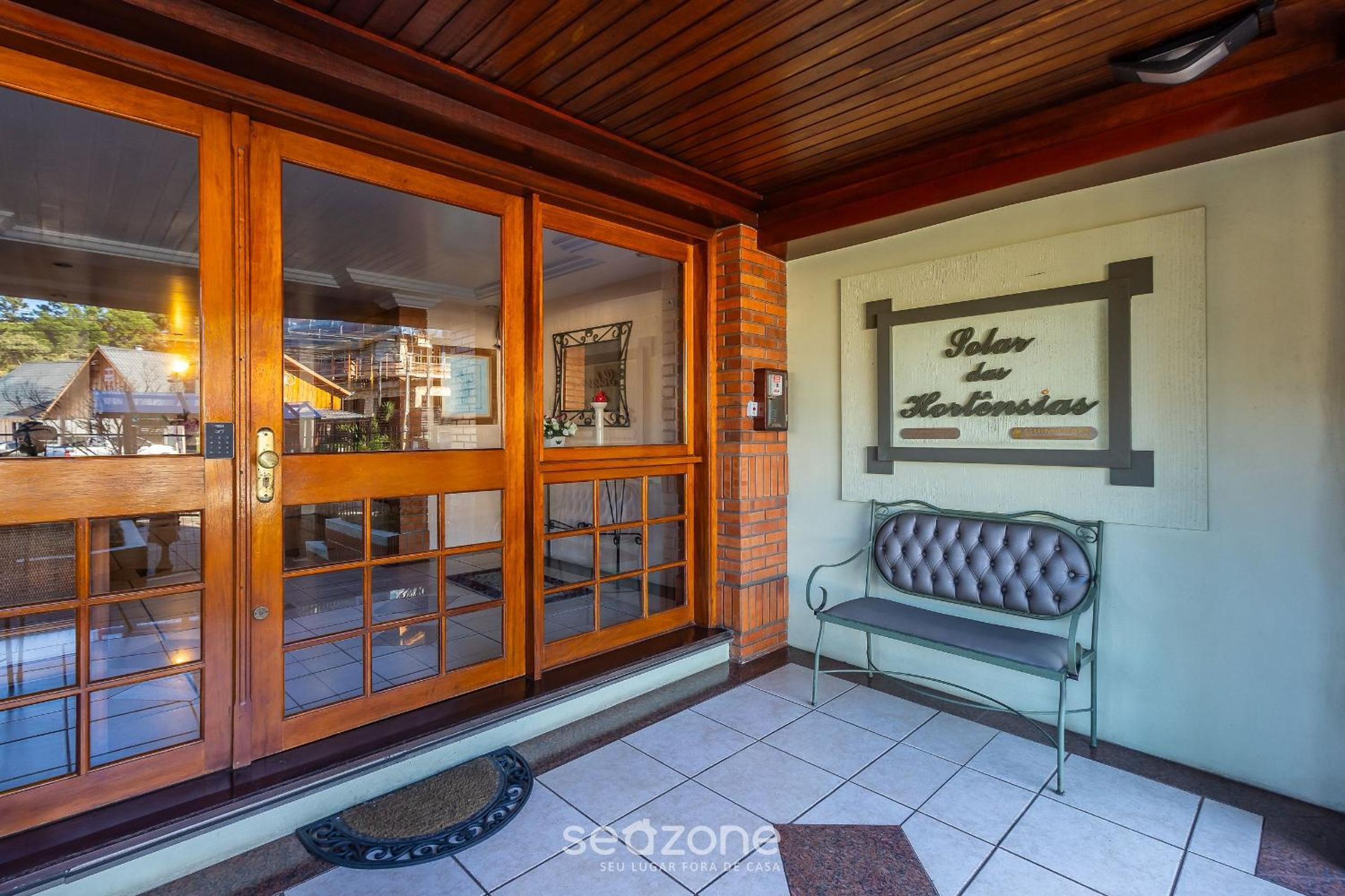 Apt w/ BBQ 1km from Gramado Center SDS104