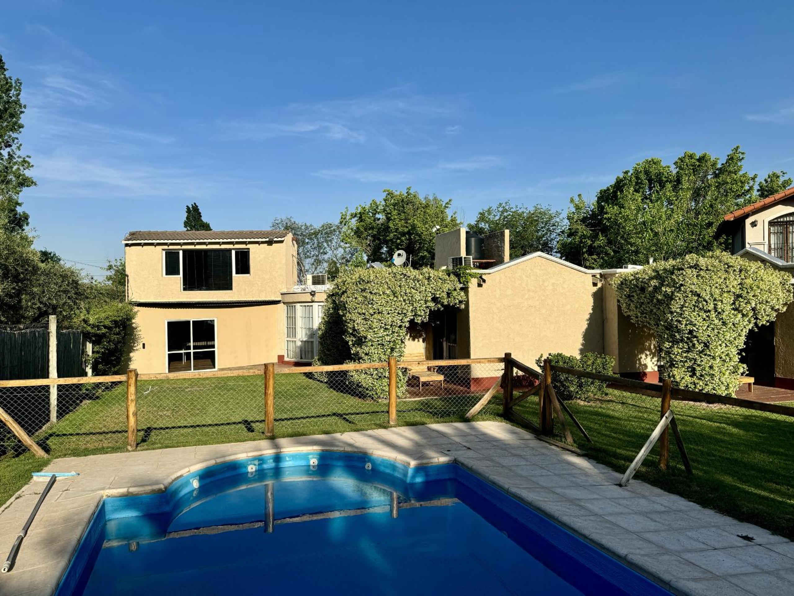 Casa Positana, con piscina en Lujan de cuyo.