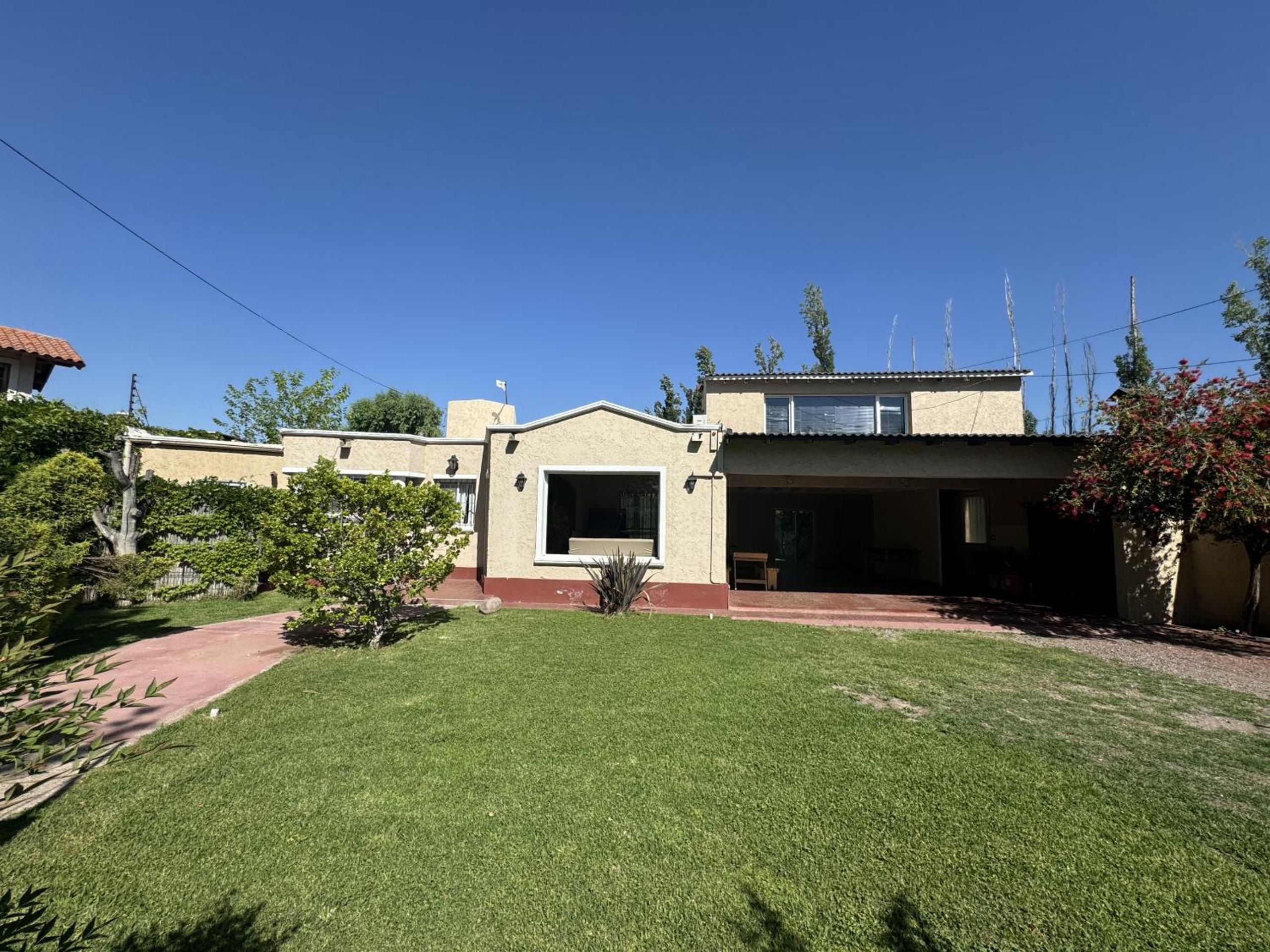 Casa Positana, con piscina en Lujan de cuyo.