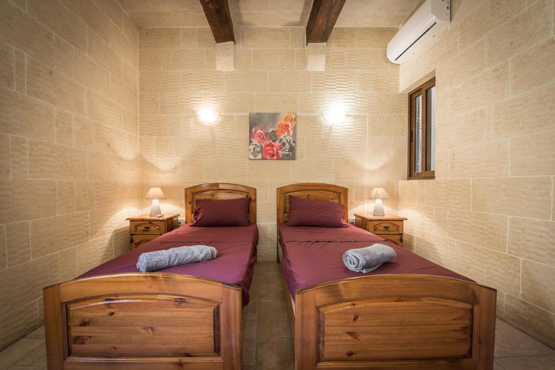 4 Bedroom Holiday Home with Private Pool
