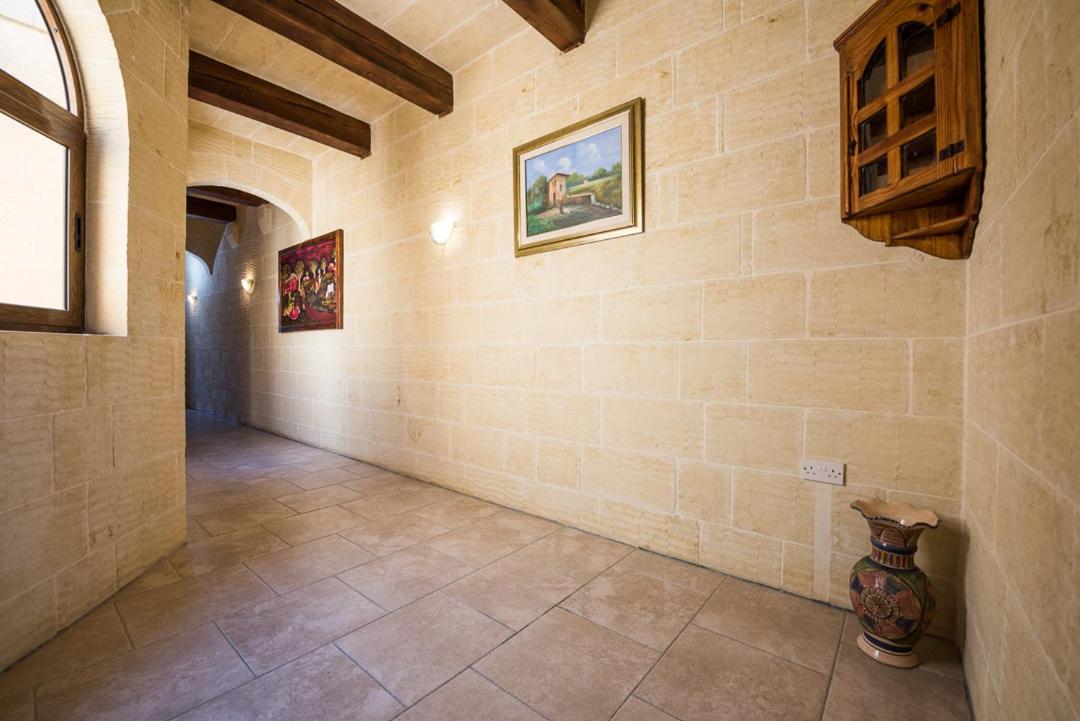 4 Bedroom Holiday Home with Private Pool