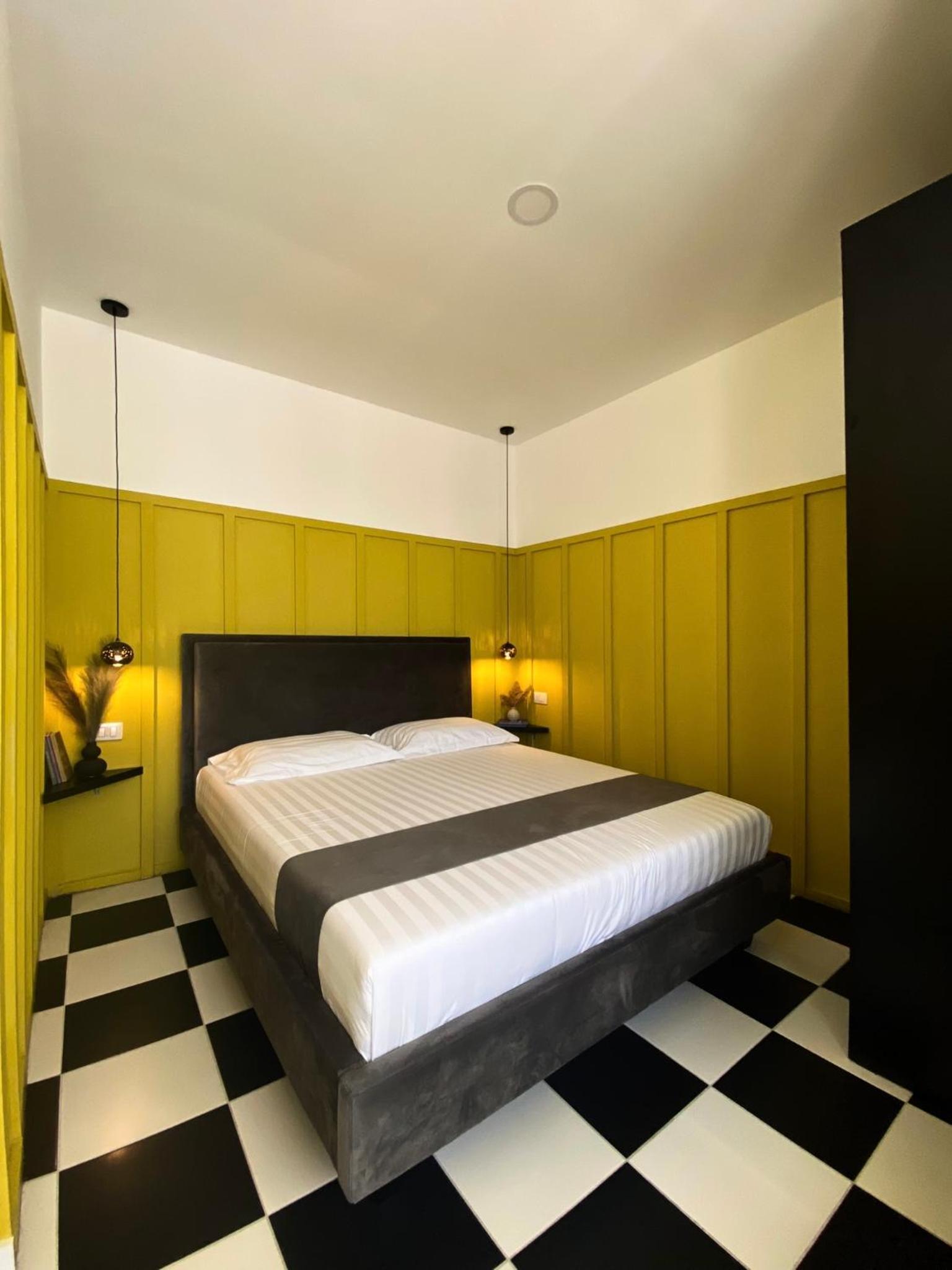 ApartHotel - Colorful by the Sea