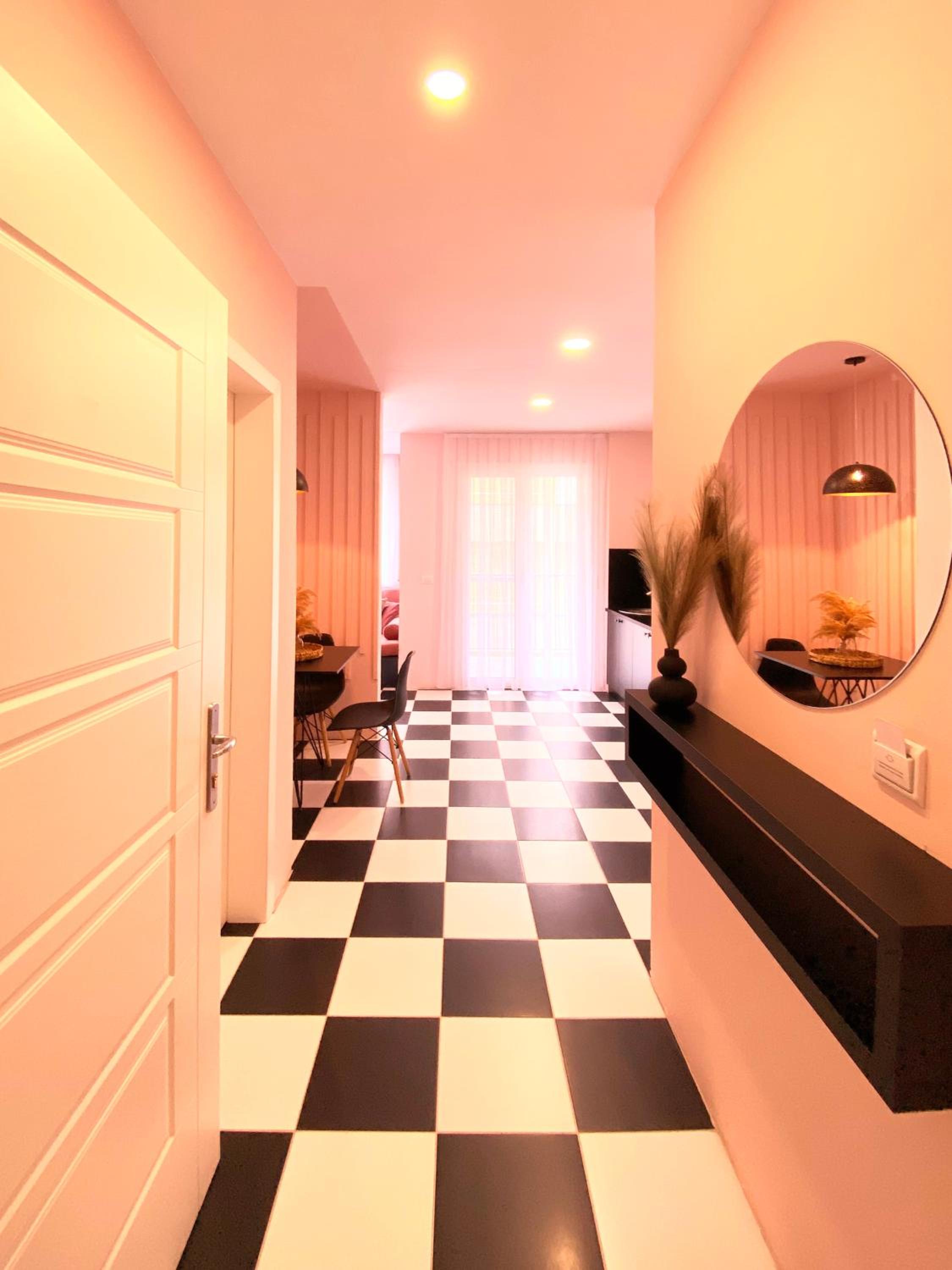 ApartHotel - Colorful by the Sea