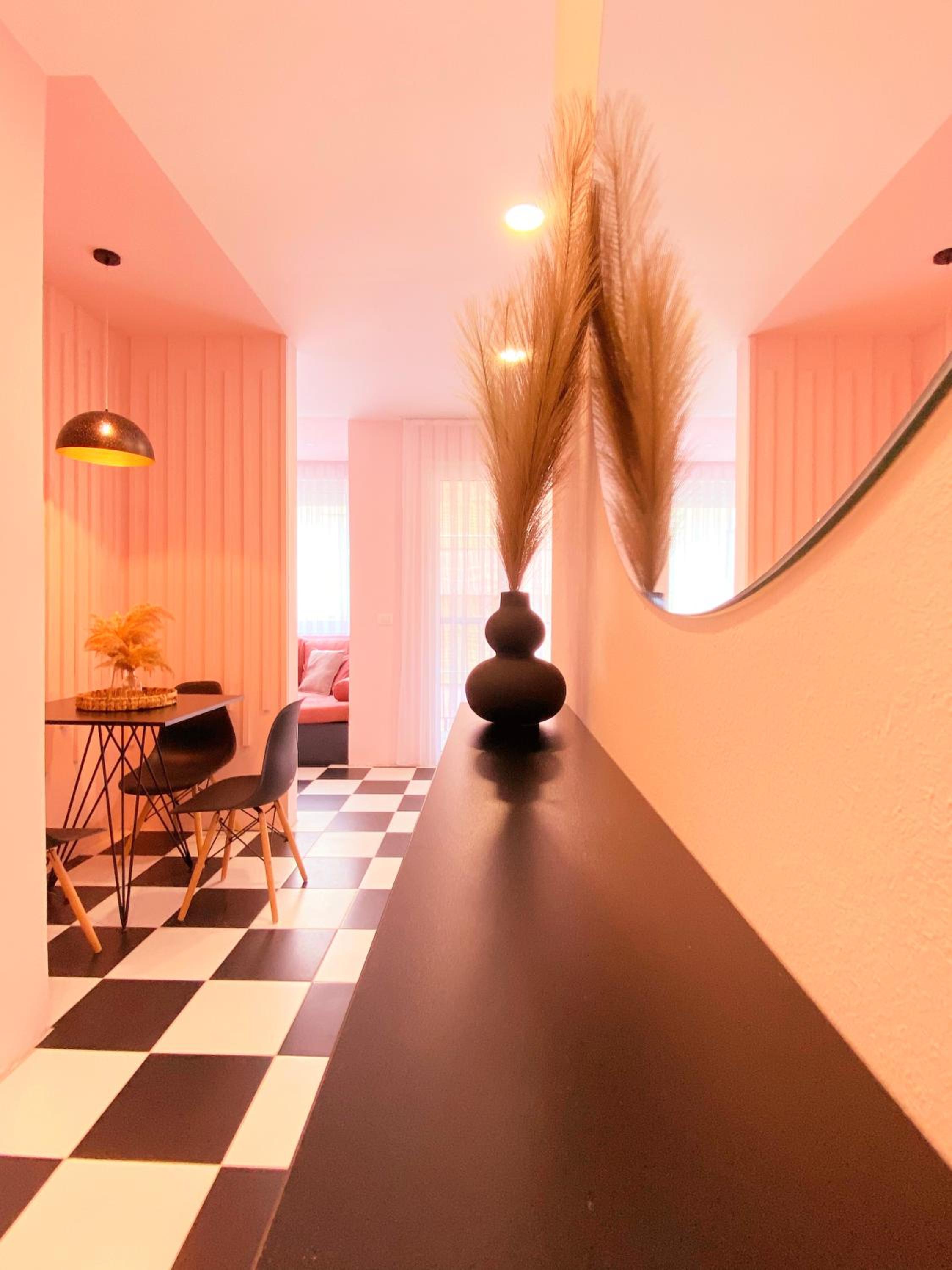 ApartHotel - Colorful by the Sea