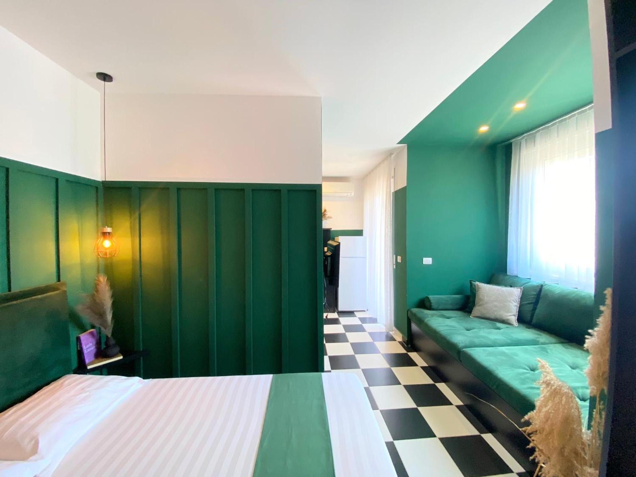 ApartHotel - Colorful by the Sea