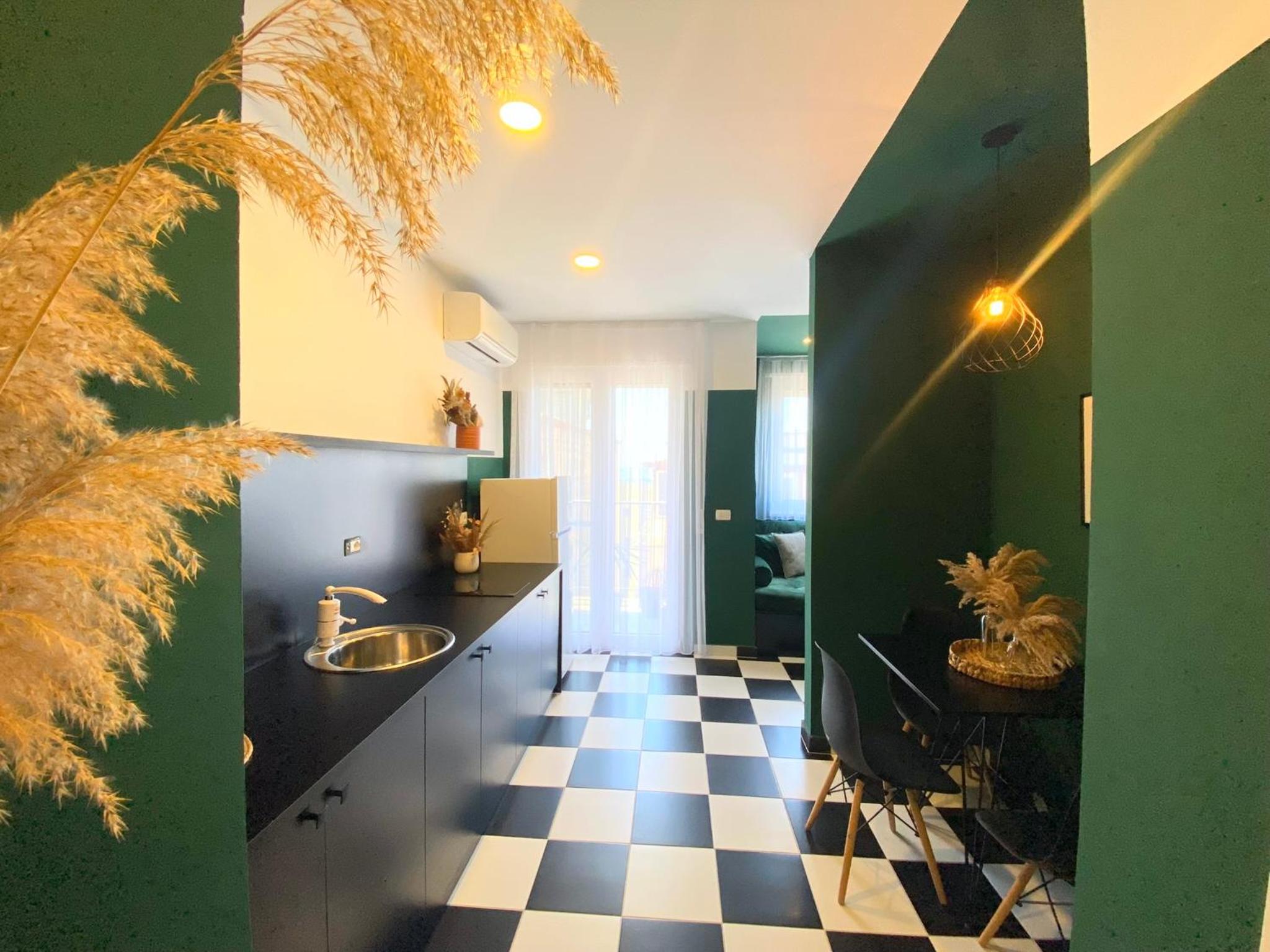 ApartHotel - Colorful by the Sea