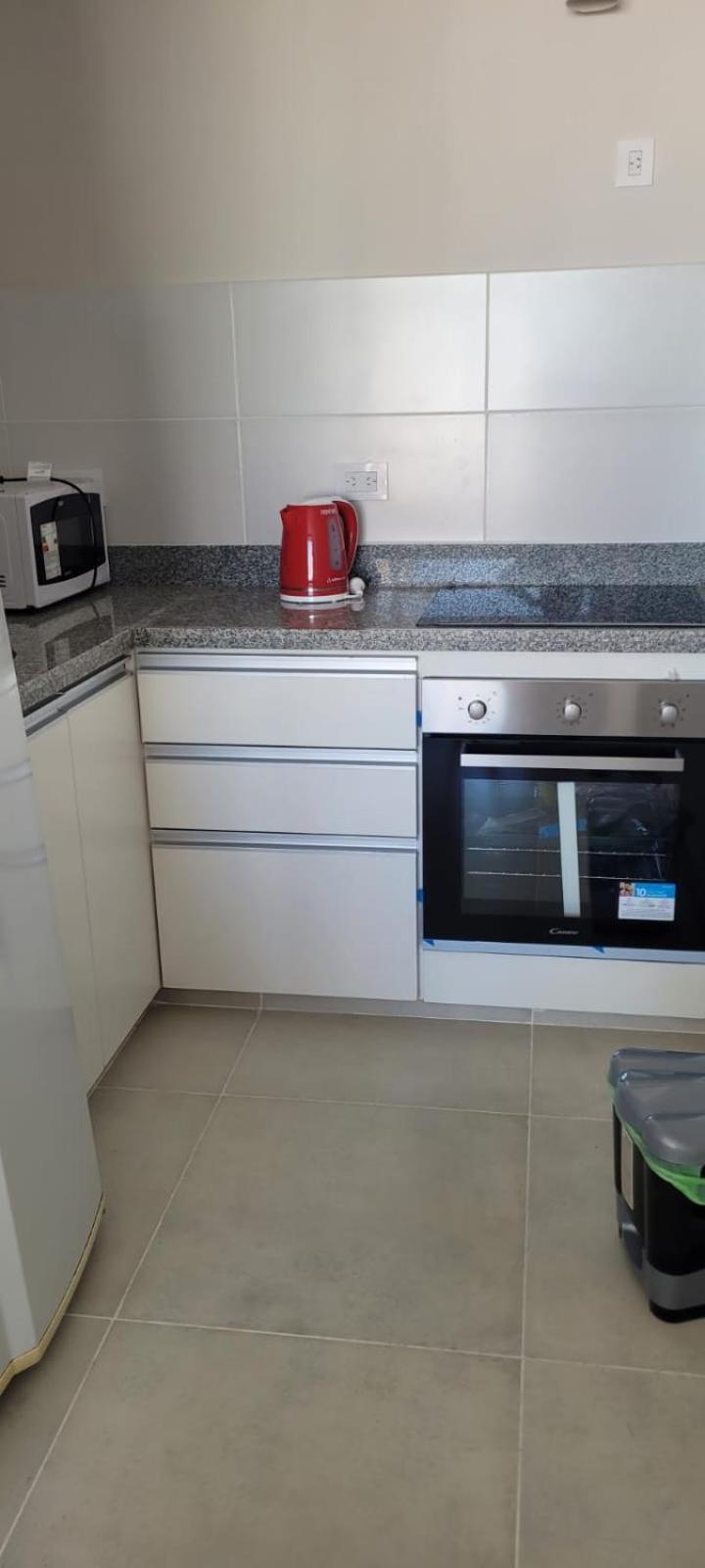 Monoambiente , excelente ubicacion , cercano a Hospitales Y principales Universidades, OPCIONAL COCHERA