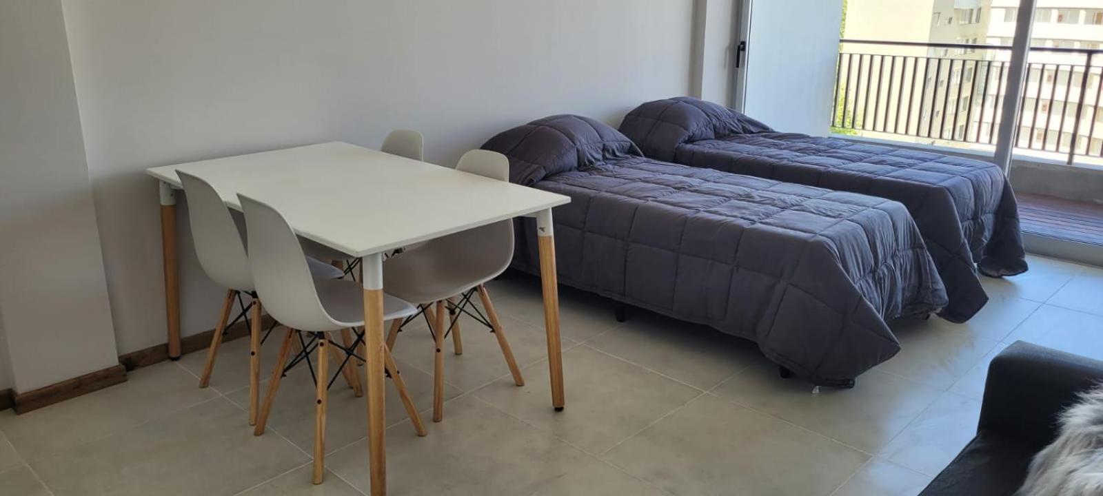 Monoambiente , excelente ubicacion , cercano a Hospitales Y principales Universidades, OPCIONAL COCHERA