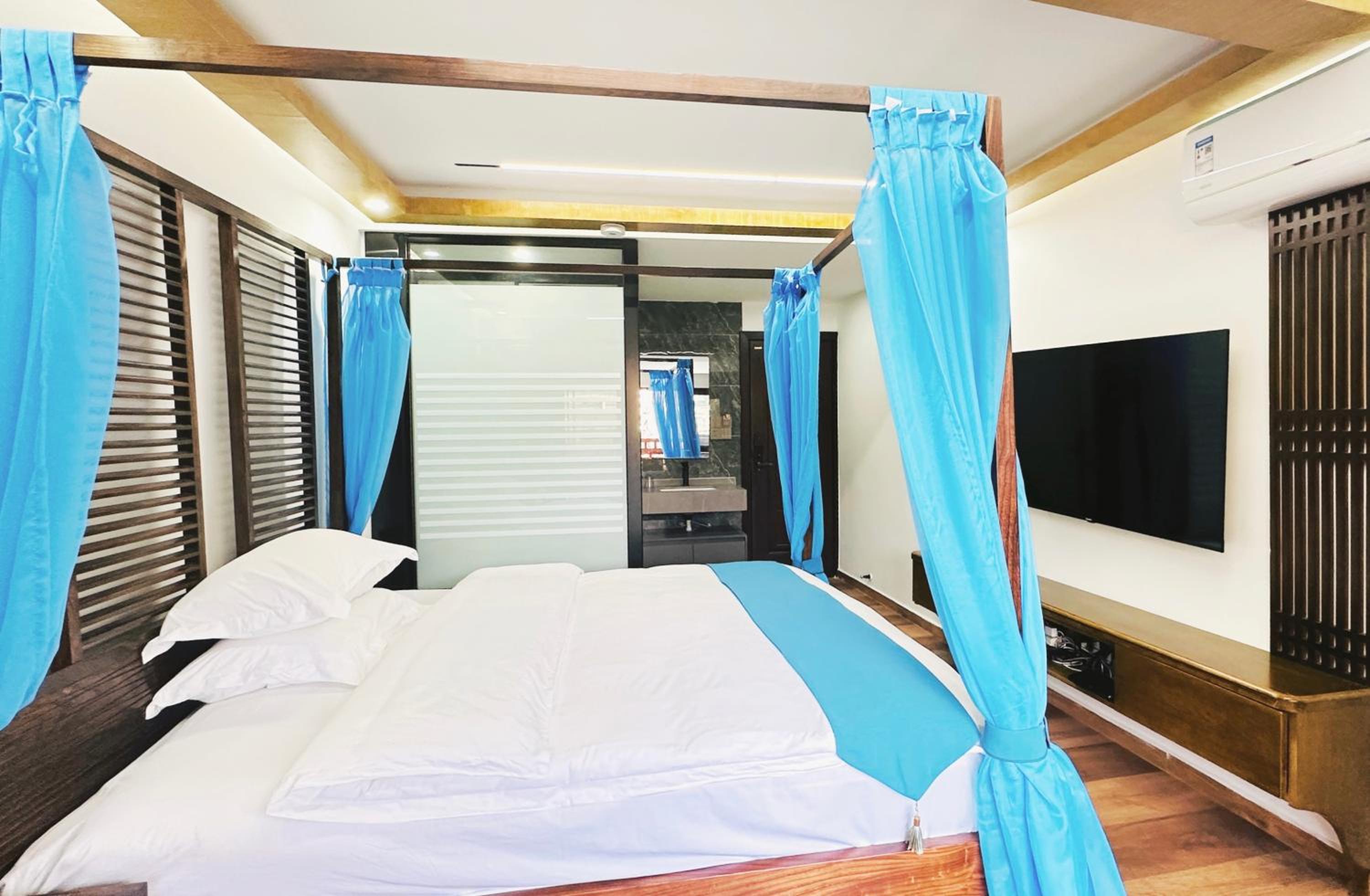 LQJ Riverside Guest House