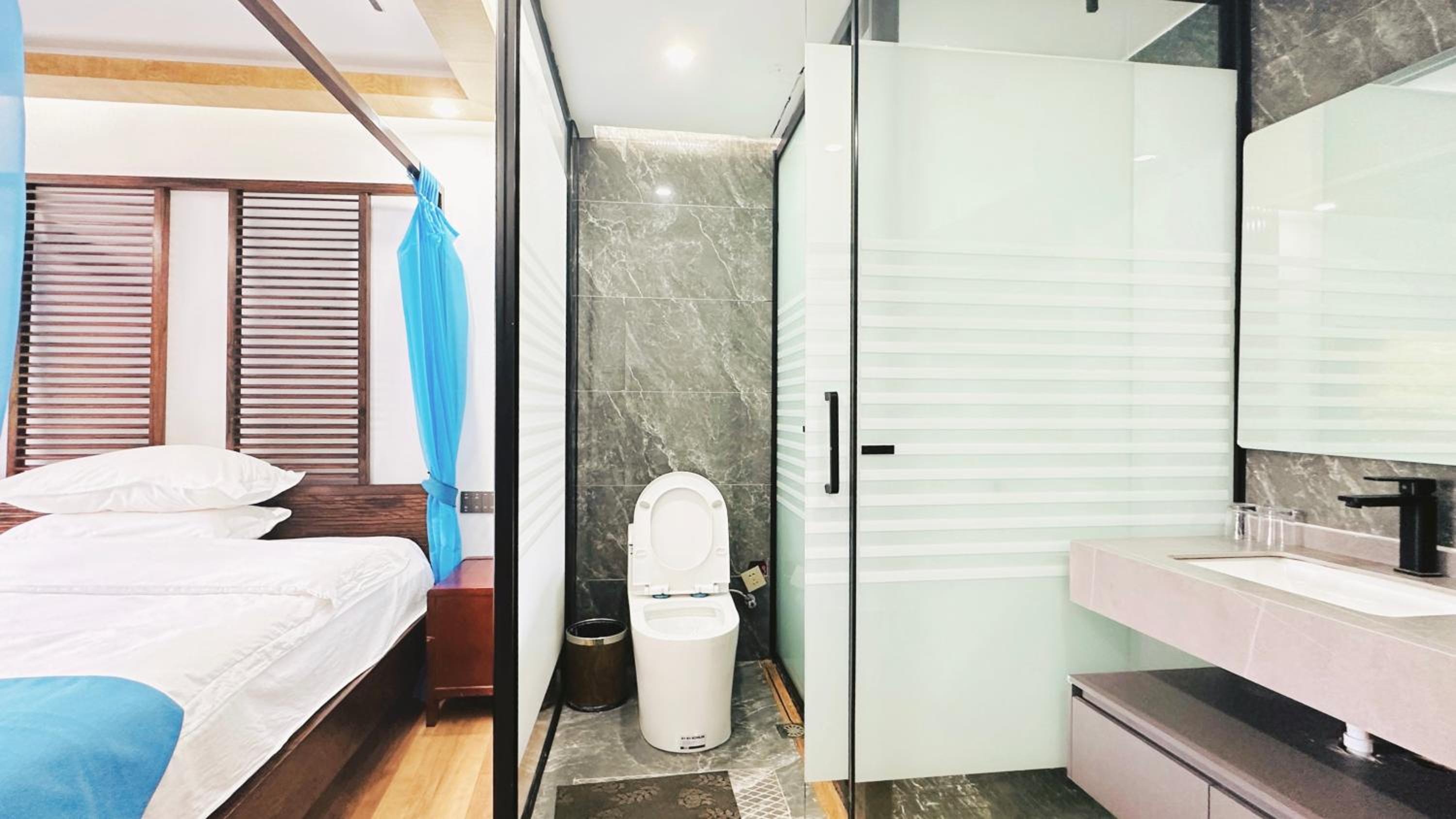 LQJ Riverside Guest House