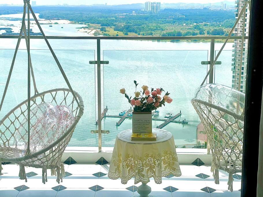Country Garden Danga Bay Suite by Nest Home