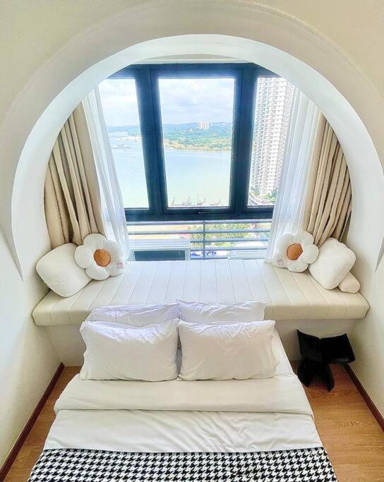 Country Garden Danga Bay Suite by Nest Home