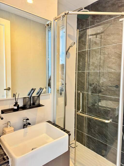 Country Garden Danga Bay Suite by Nest Home
