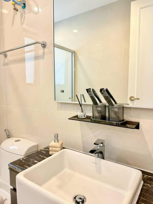 Country Garden Danga Bay Suite by Nest Home