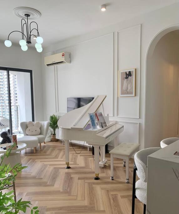 Country Garden Danga Bay Suite by Nest Home