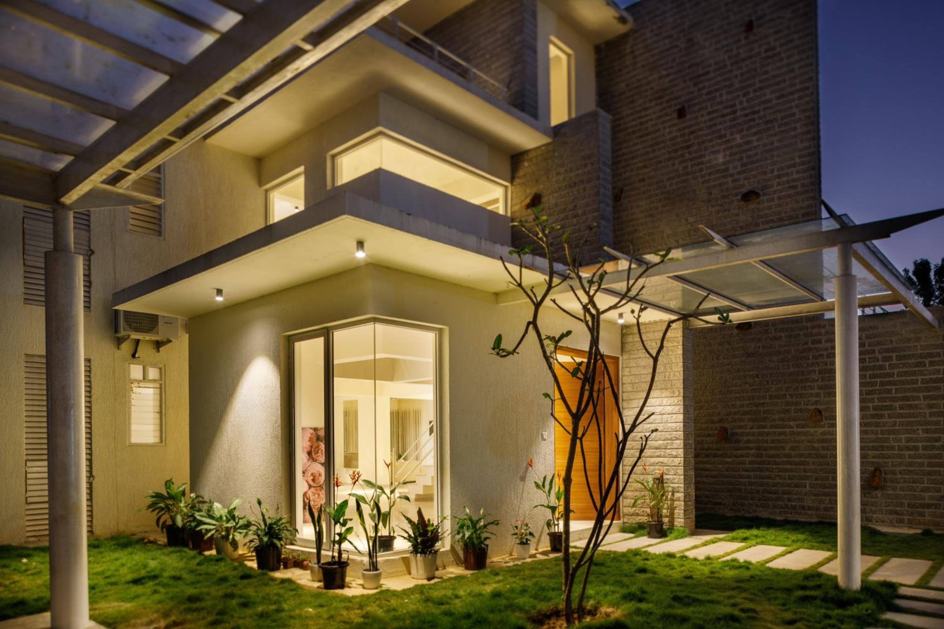 Golf View Home by StayJade Luxury HugeLawn4BHK view 5