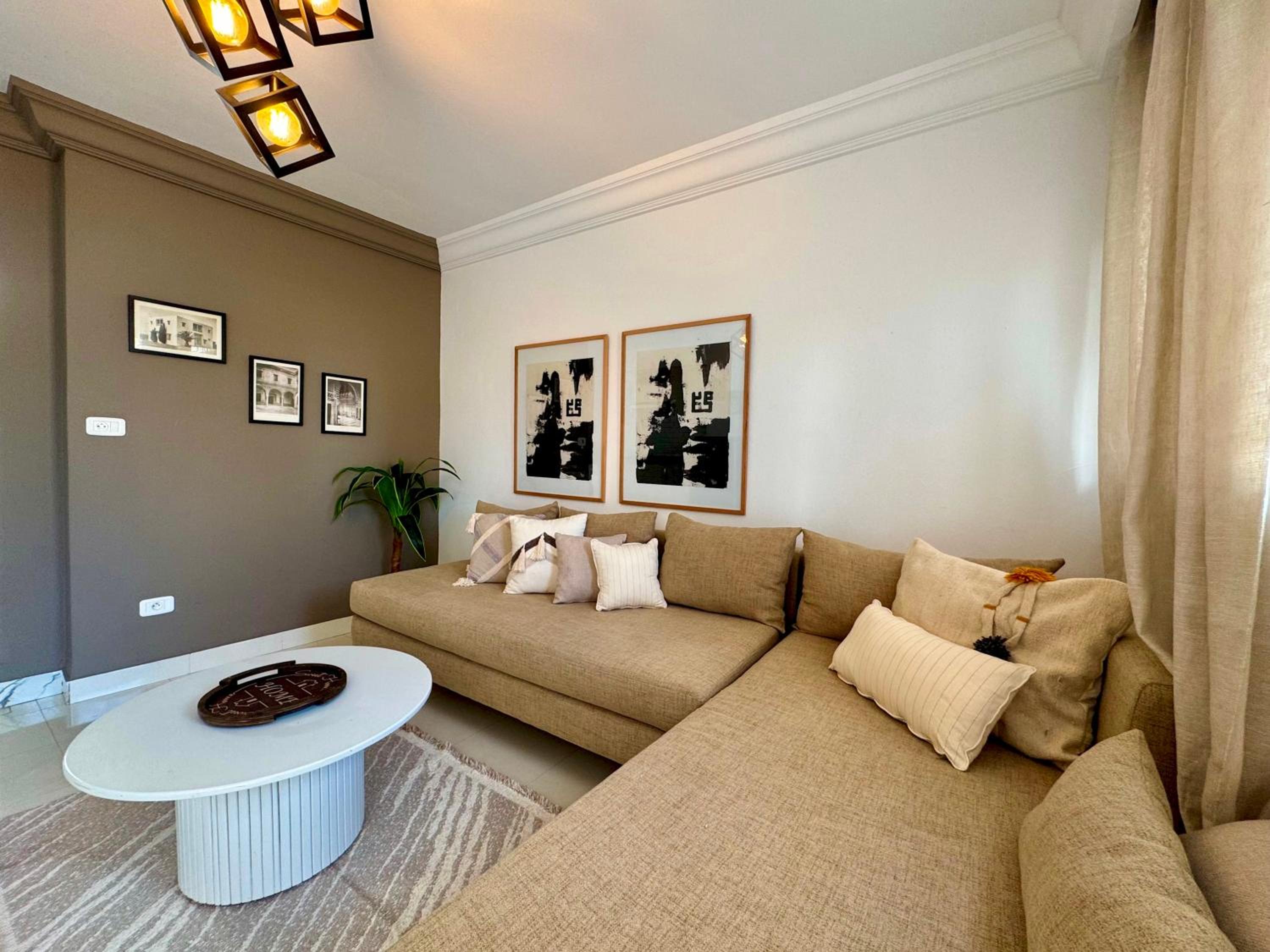 Paul: 1bd Perfect location heart of La Marsa view 2