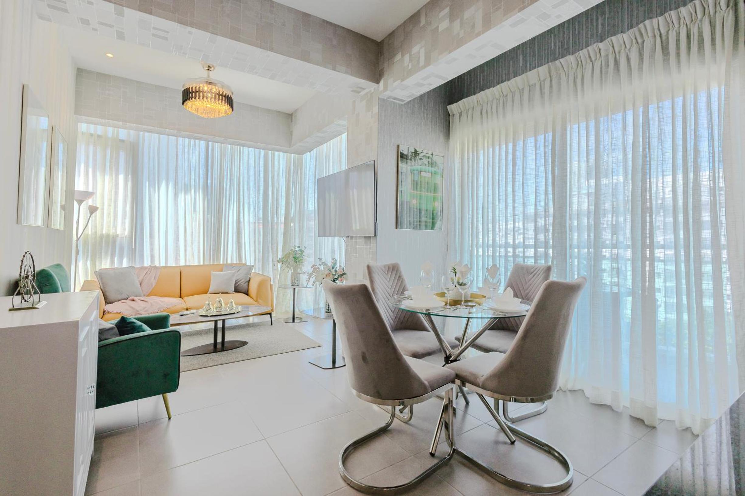 Stylish Centric Apt great View