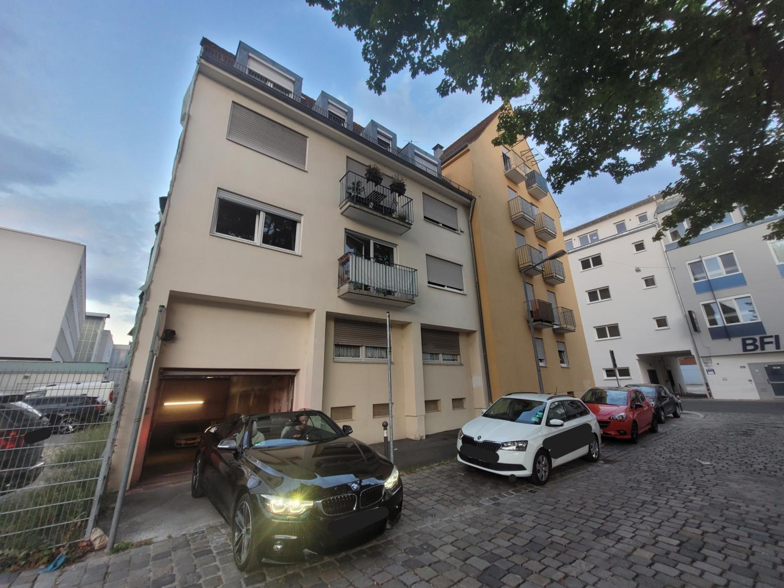 City center - 4 room apartment with kitchen and 2 bathrooms