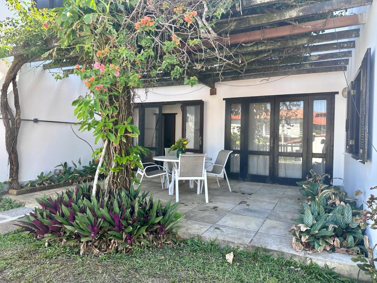 Casarão Pé na Areia Peró