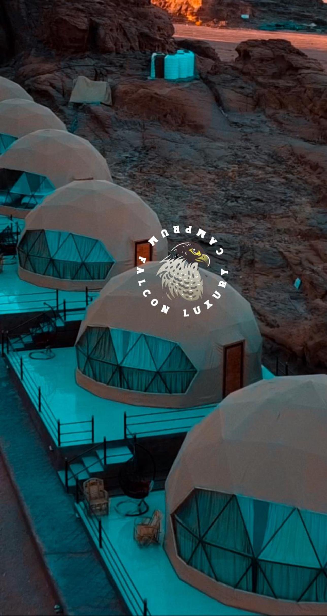 RUM FAlCON BUBBLES lUXURY CAMP view 5