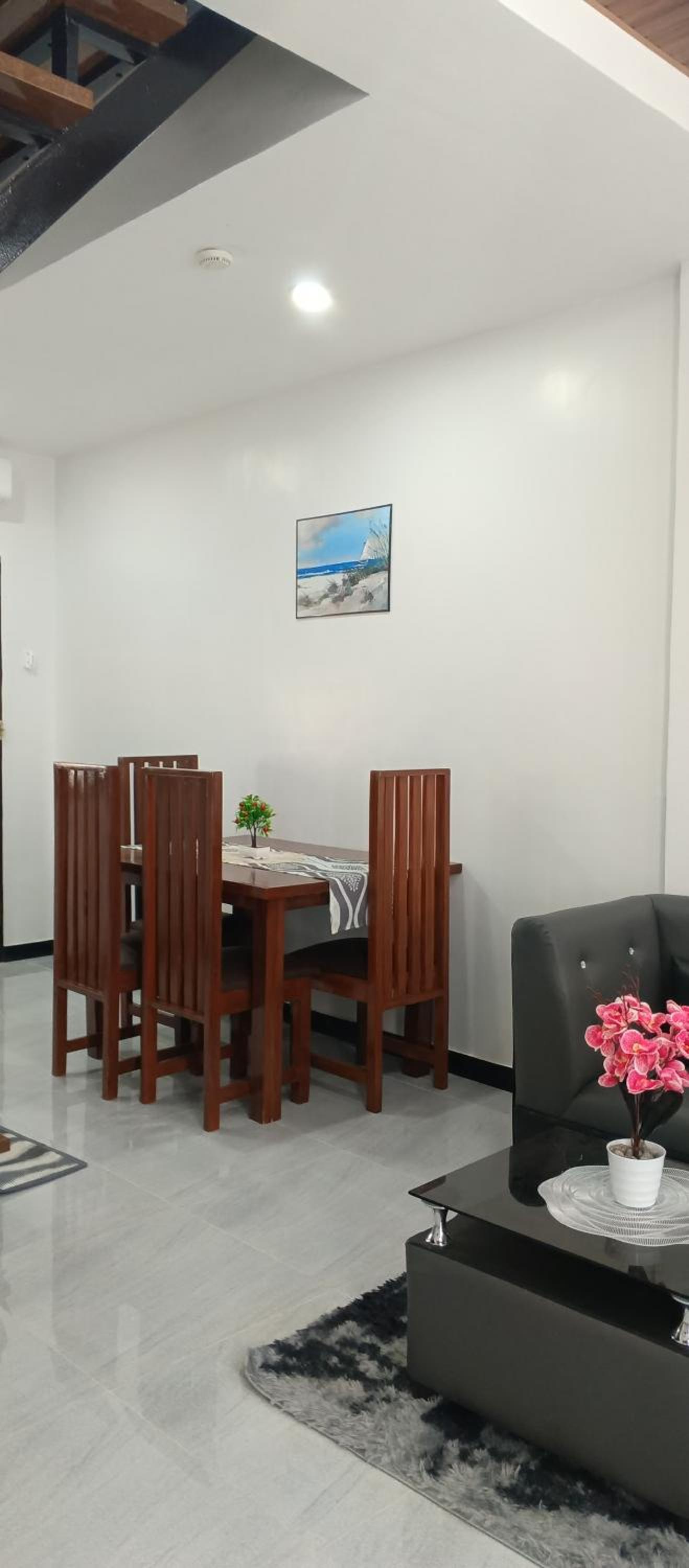 Kings' Palms Residence Fully Furnished Apartment 04 view 4