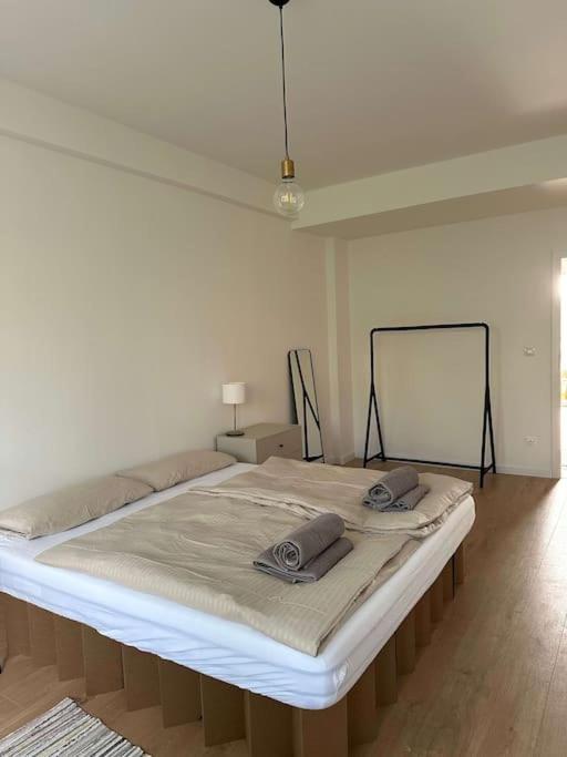 Helles Elegantes Zimmer in Berlin-Schoeneberg