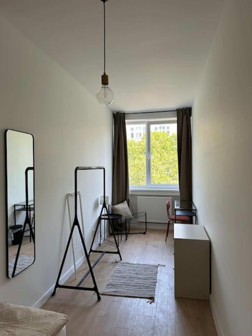 Helles Elegantes Zimmer in Berlin-Schoeneberg