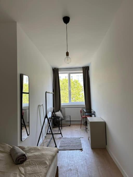 Helles Elegantes Zimmer in Berlin-Schoeneberg