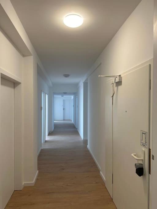 Helles Elegantes Zimmer in Berlin-Schoeneberg