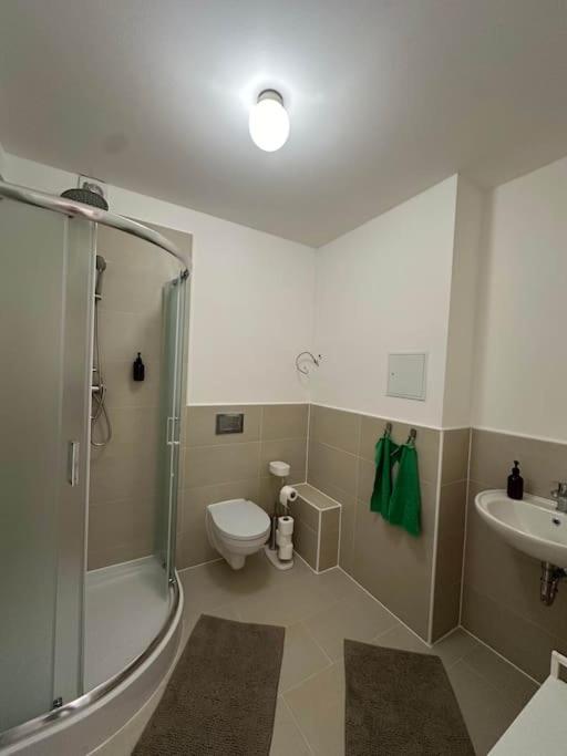 Helles Elegantes Zimmer in Berlin-Schoeneberg
