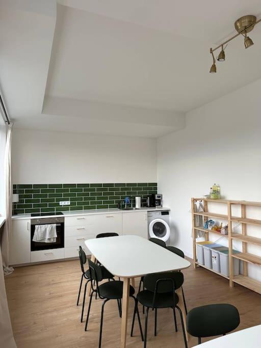 Helles Elegantes Zimmer in Berlin-Schoeneberg