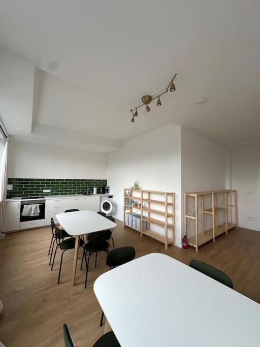 Helles Elegantes Zimmer in Berlin-Schoeneberg