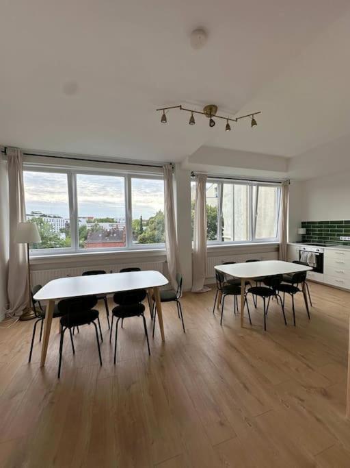 Helles Elegantes Zimmer in Berlin-Schoeneberg