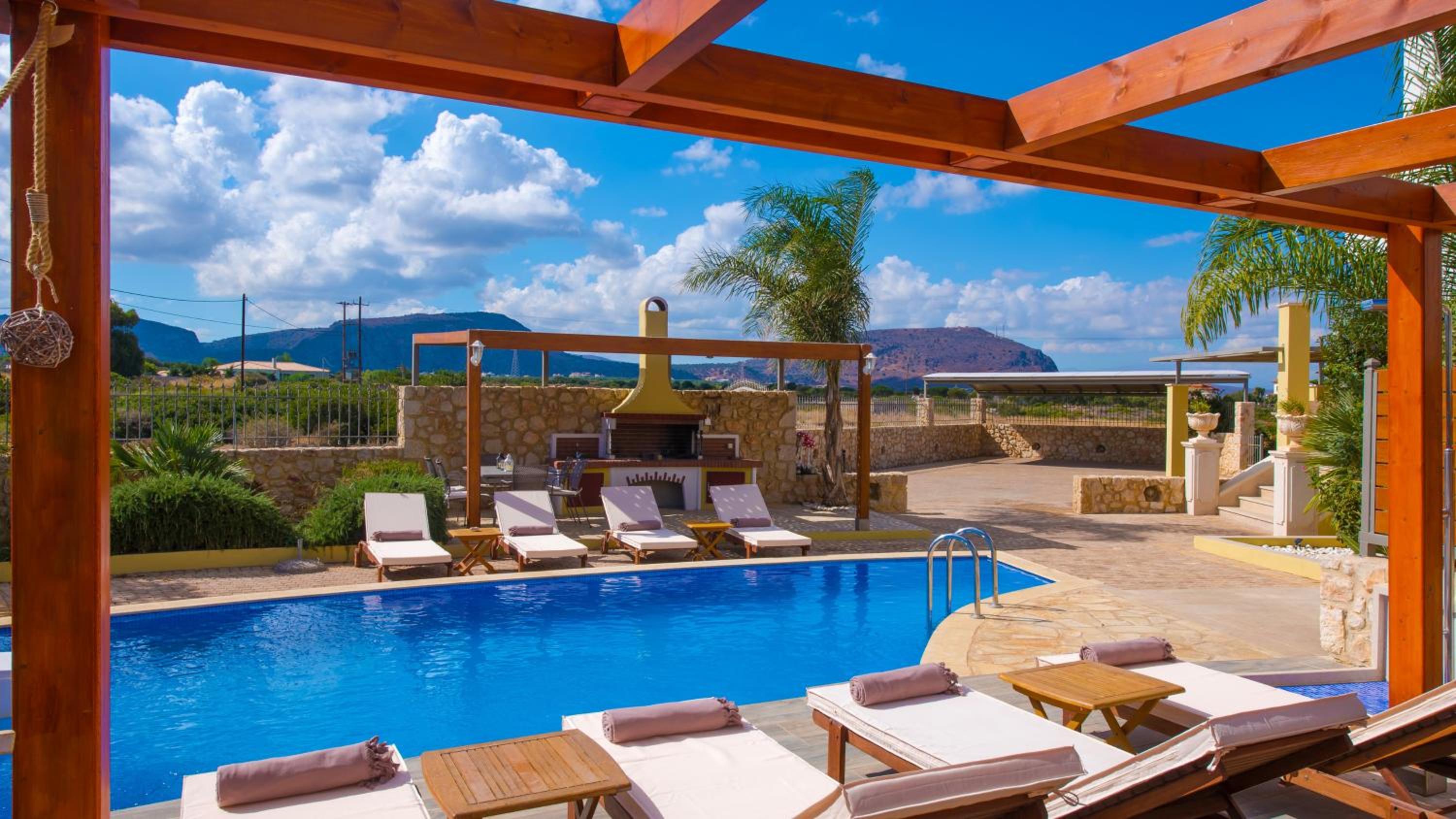 Sunshine Villa with Private Pool by Estia photo 2