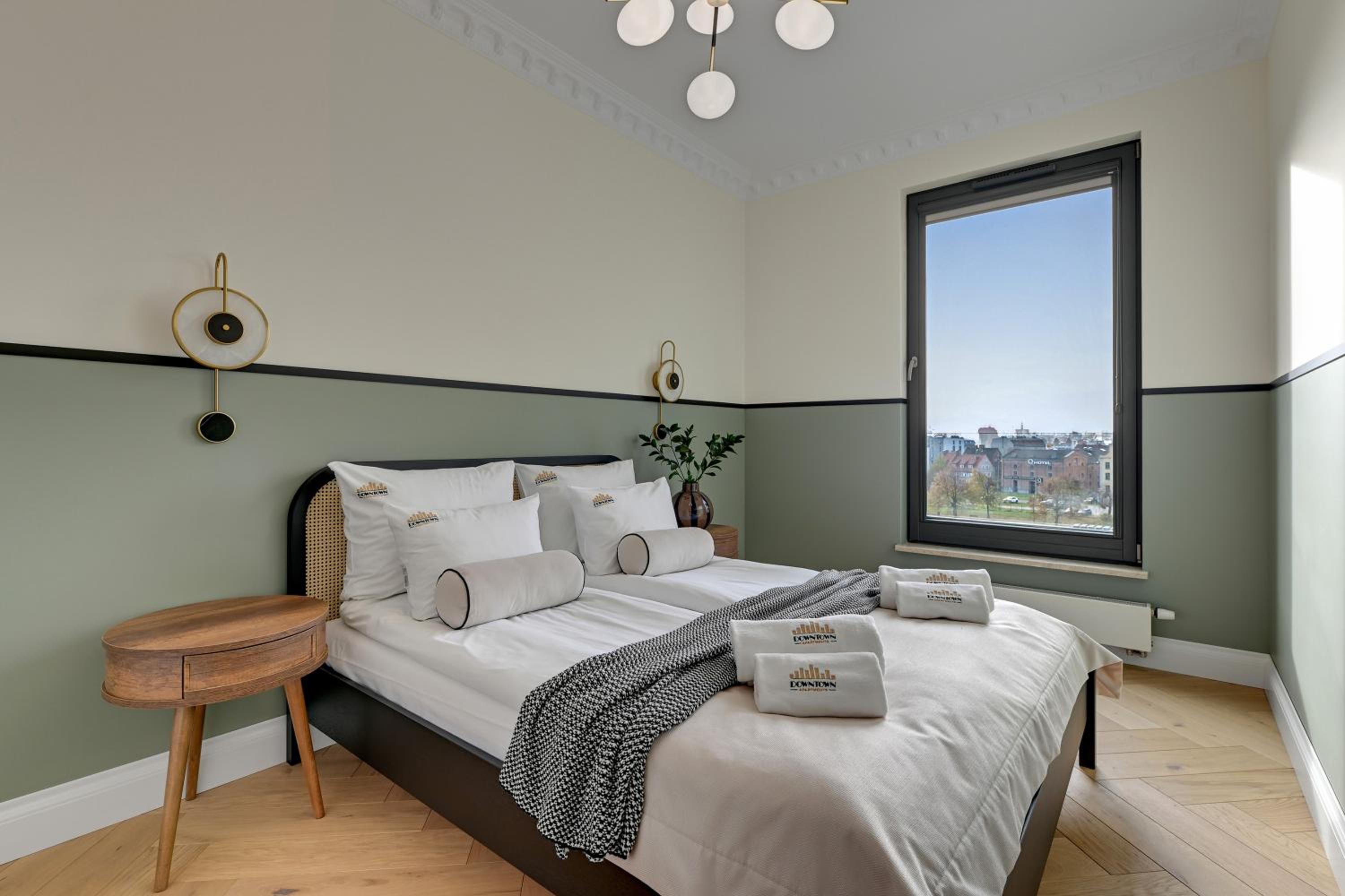 Brabank Riverside Premium Suites & Free Parking by Downtown Apartments