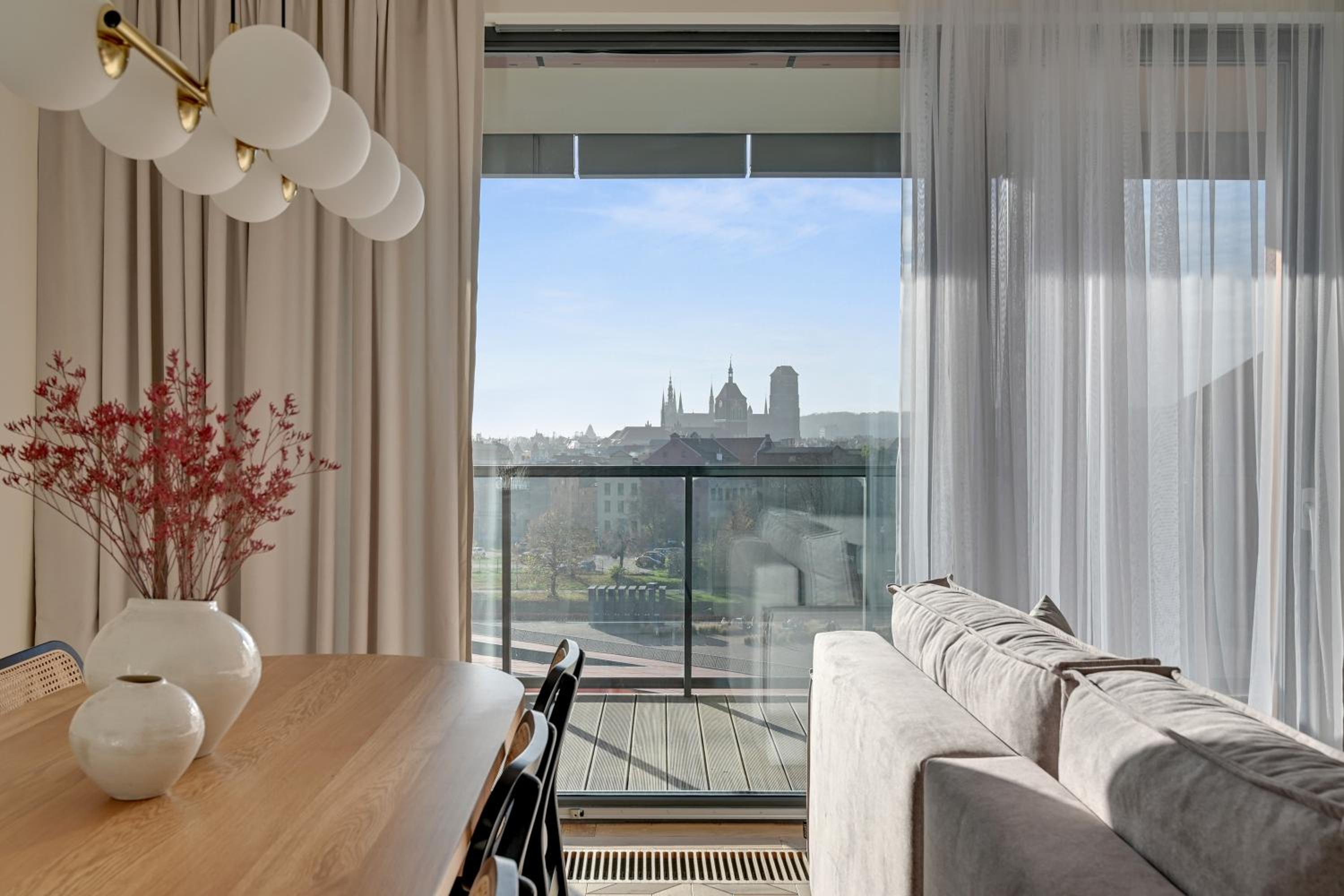 Brabank Riverside Premium Suites & Free Parking by Downtown Apartments