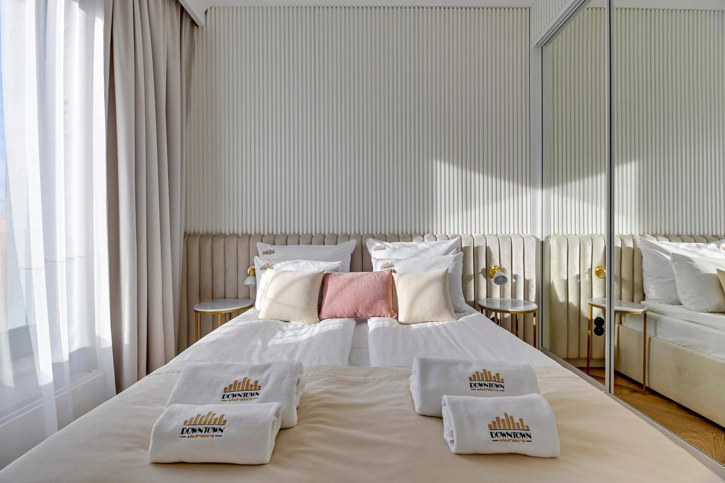 Brabank Riverside Premium Suites & Free Parking by Downtown Apartments