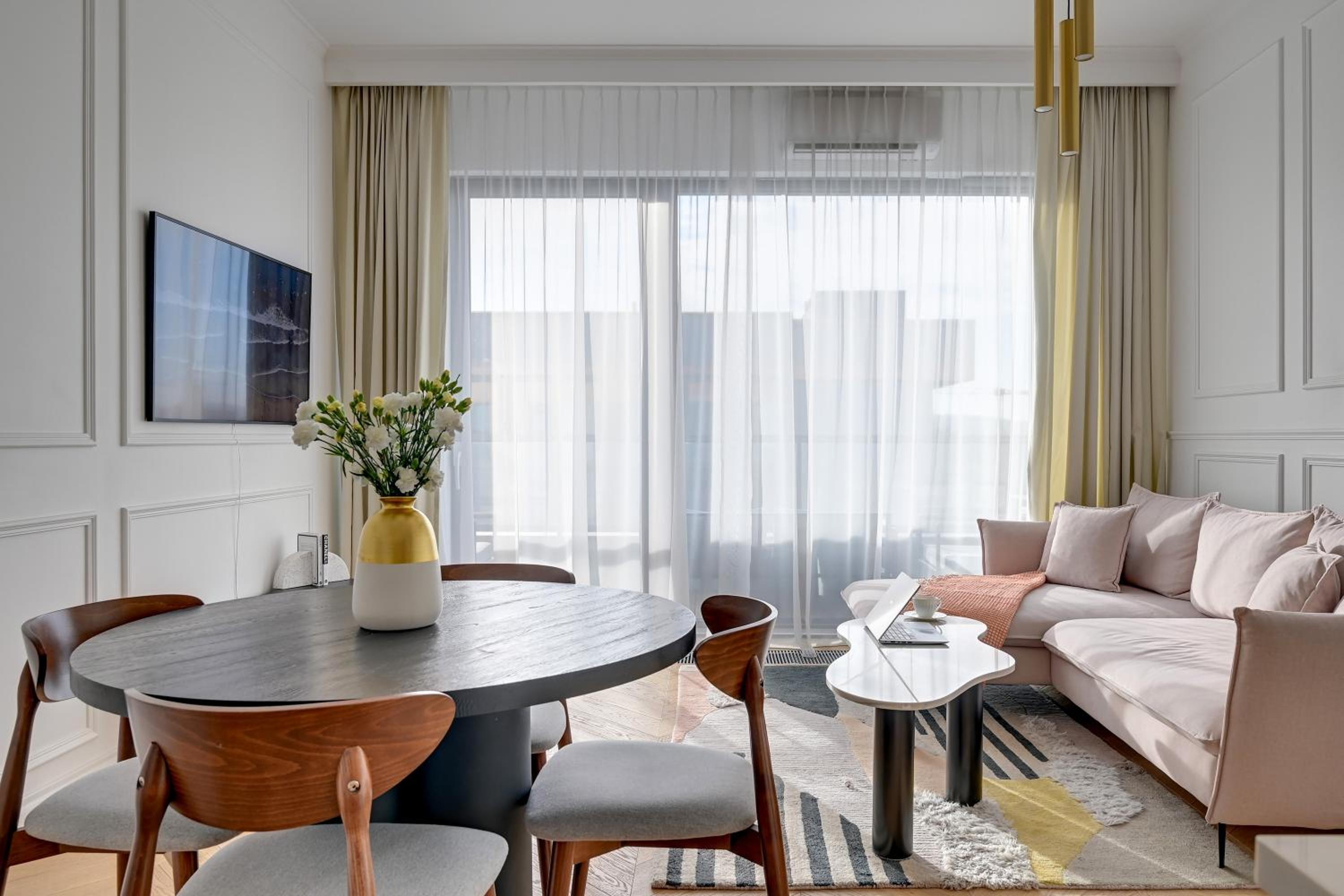 Brabank Riverside Premium Suites & Free Parking by Downtown Apartments