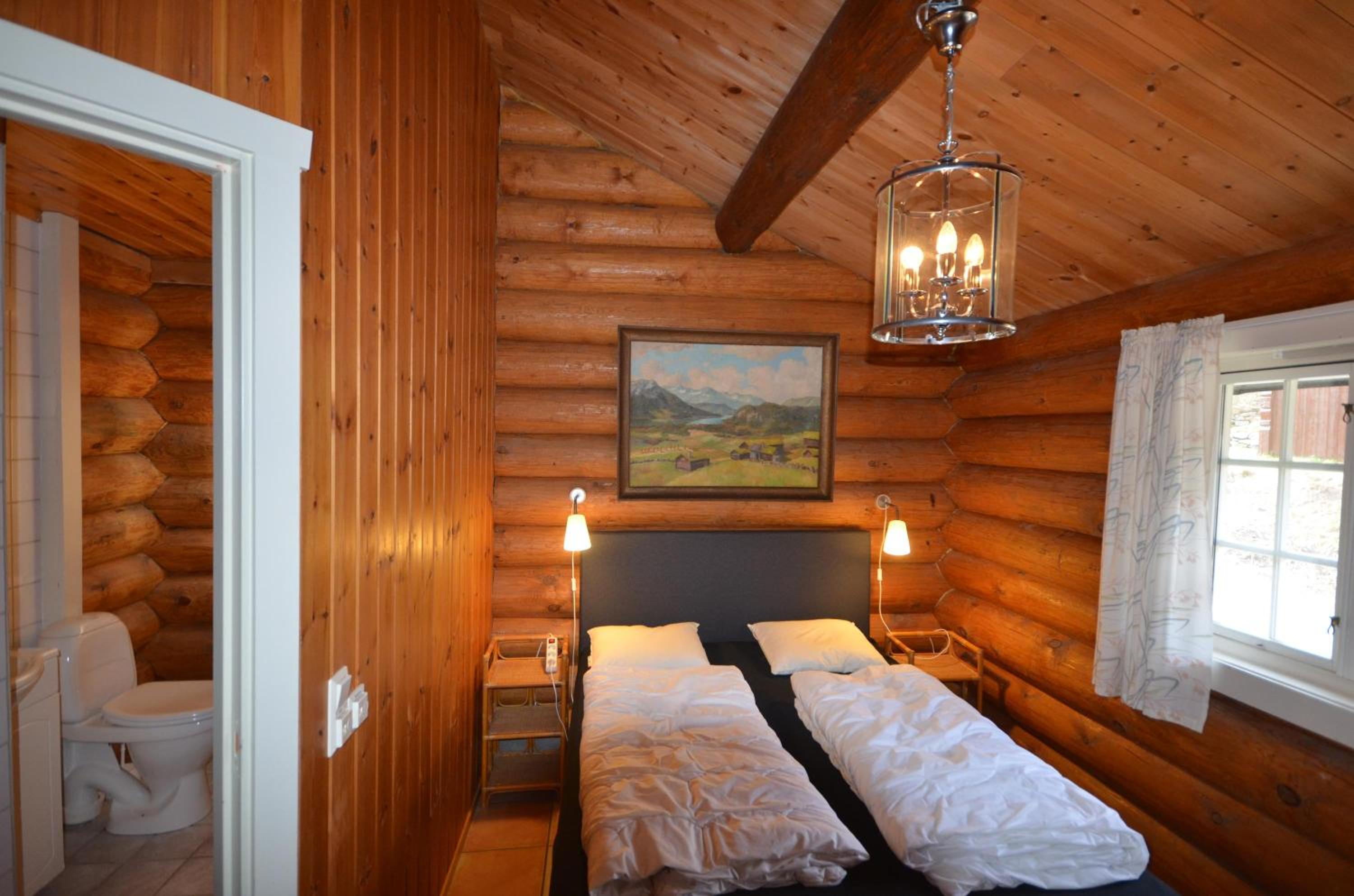 Large Cabin with Stunning Views!