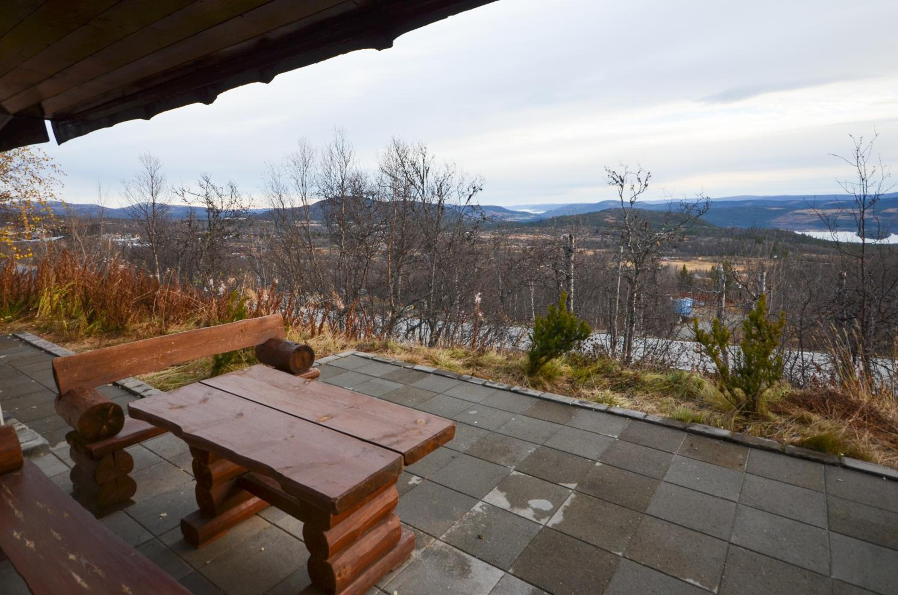 Large Cabin with Stunning Views!