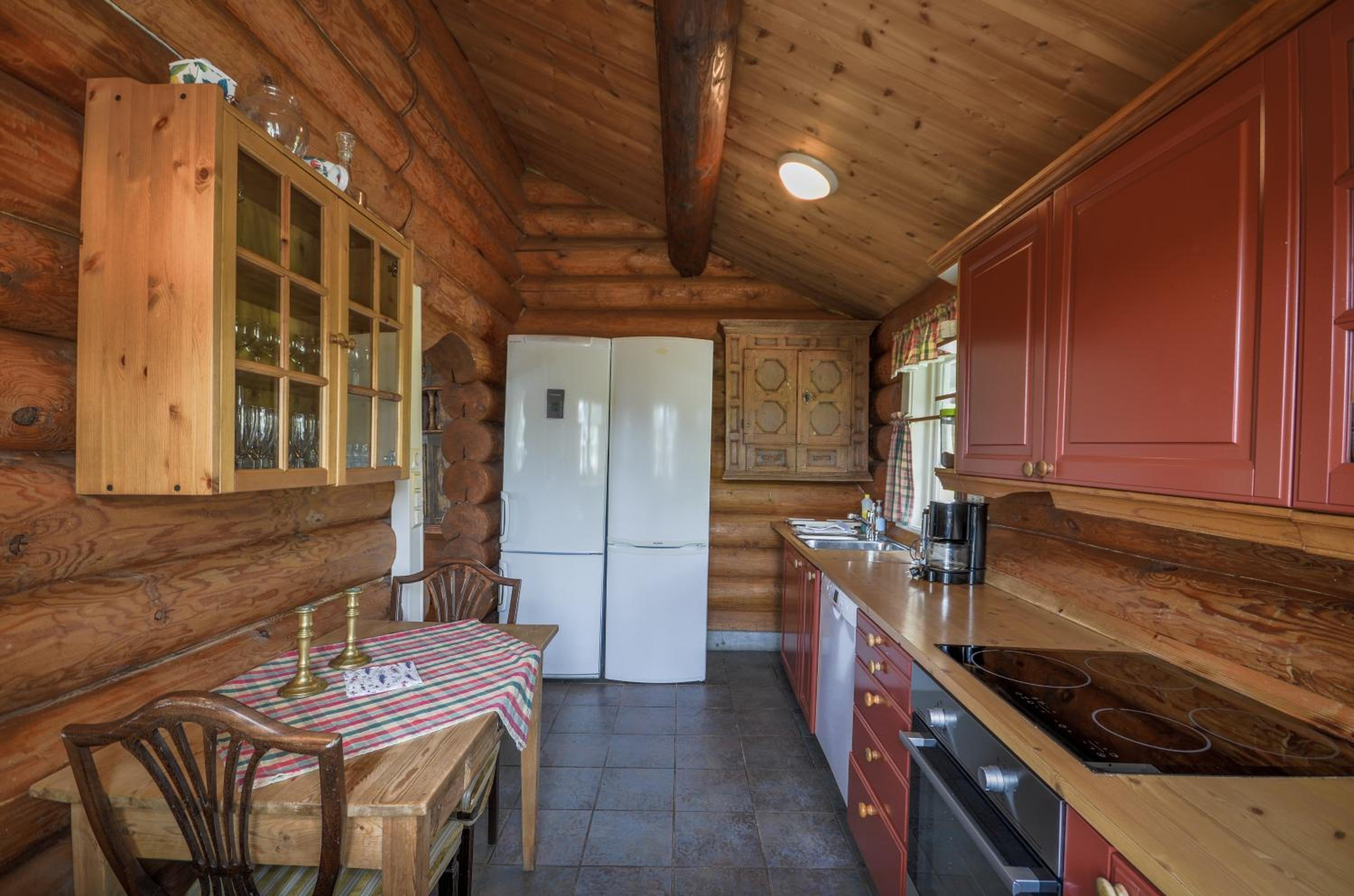 Large Cabin with Stunning Views!