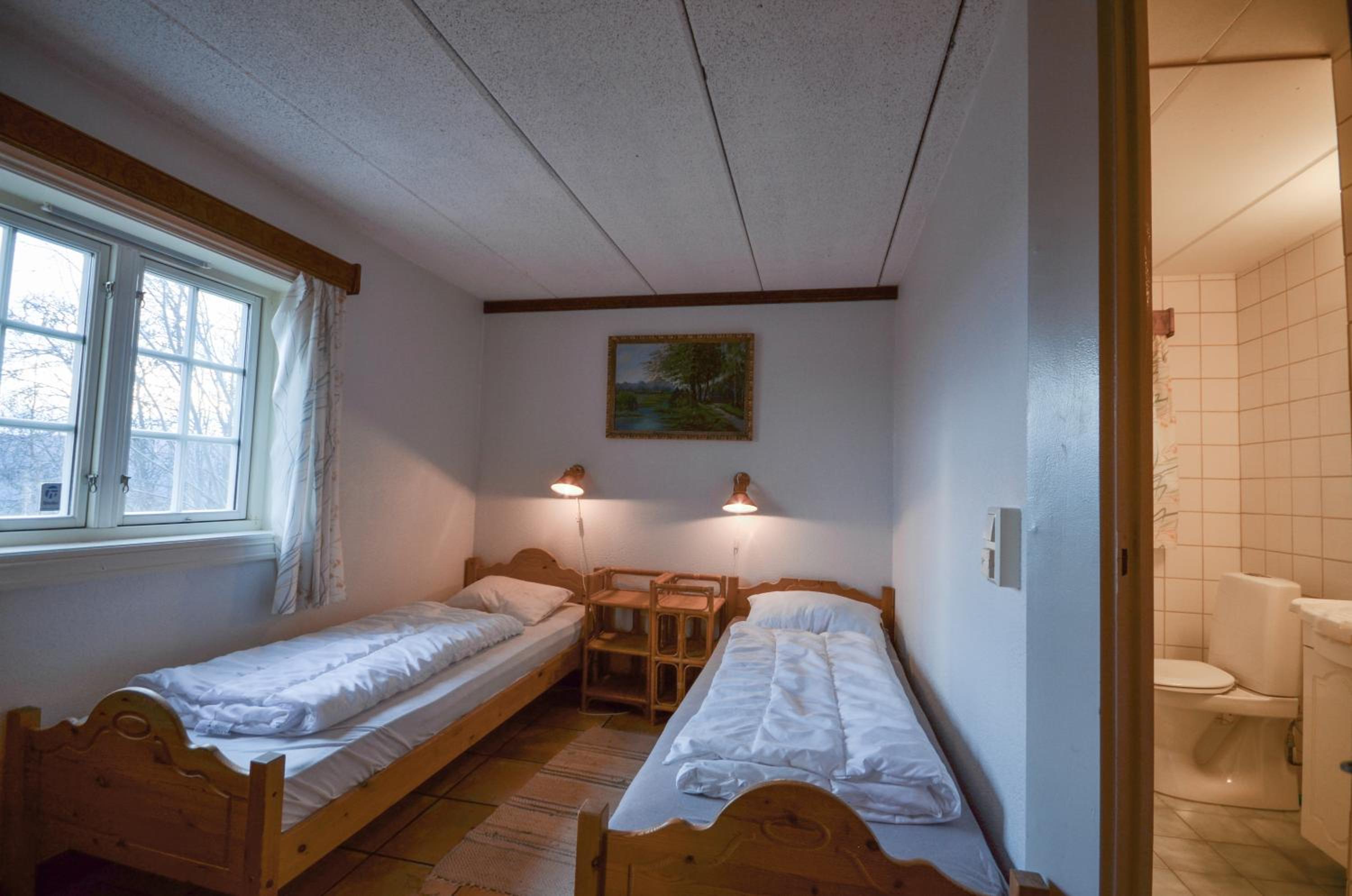 Large Cabin with Stunning Views!
