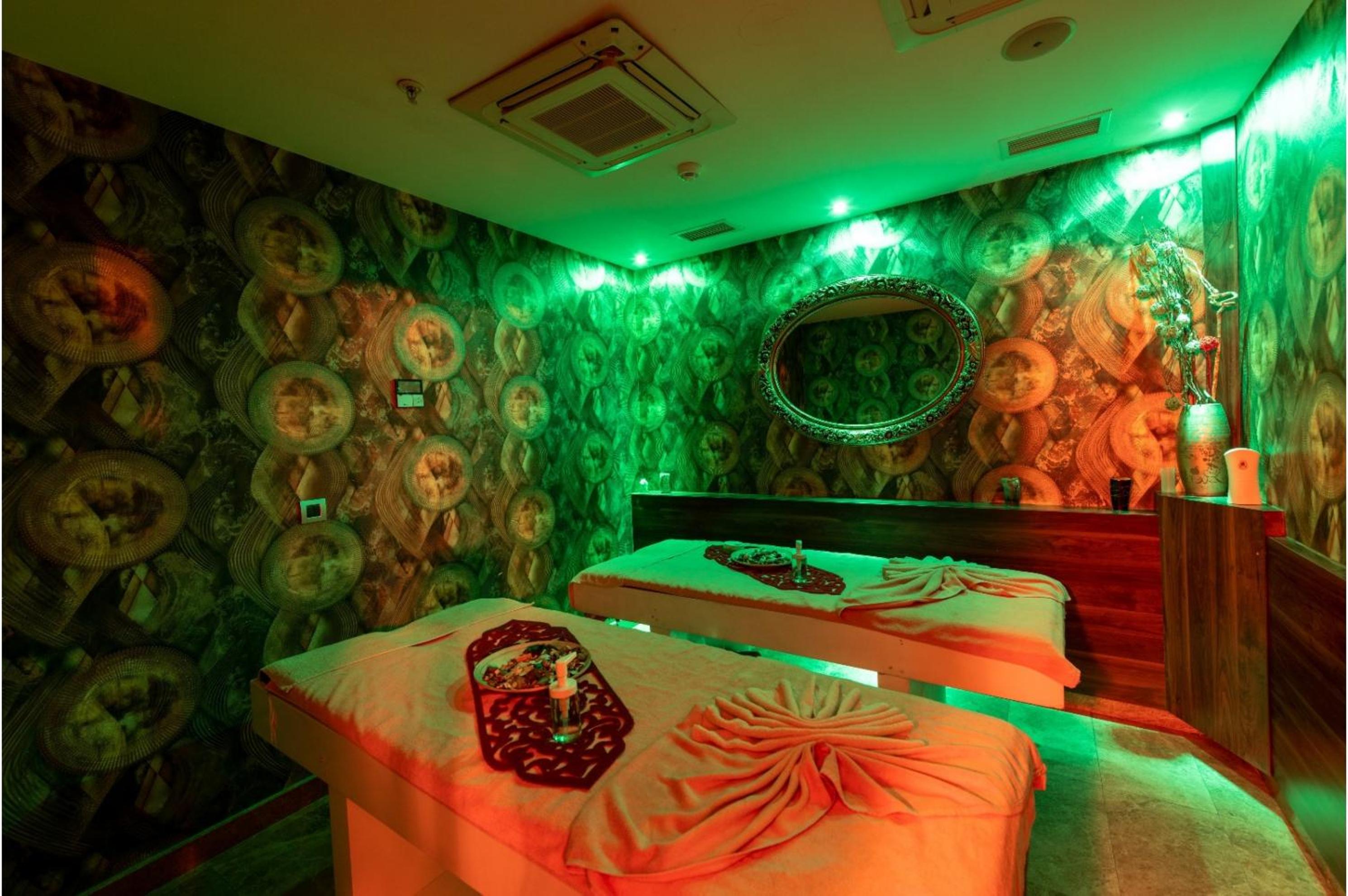 Crestium Taksim Prive & Spa - Image 7
