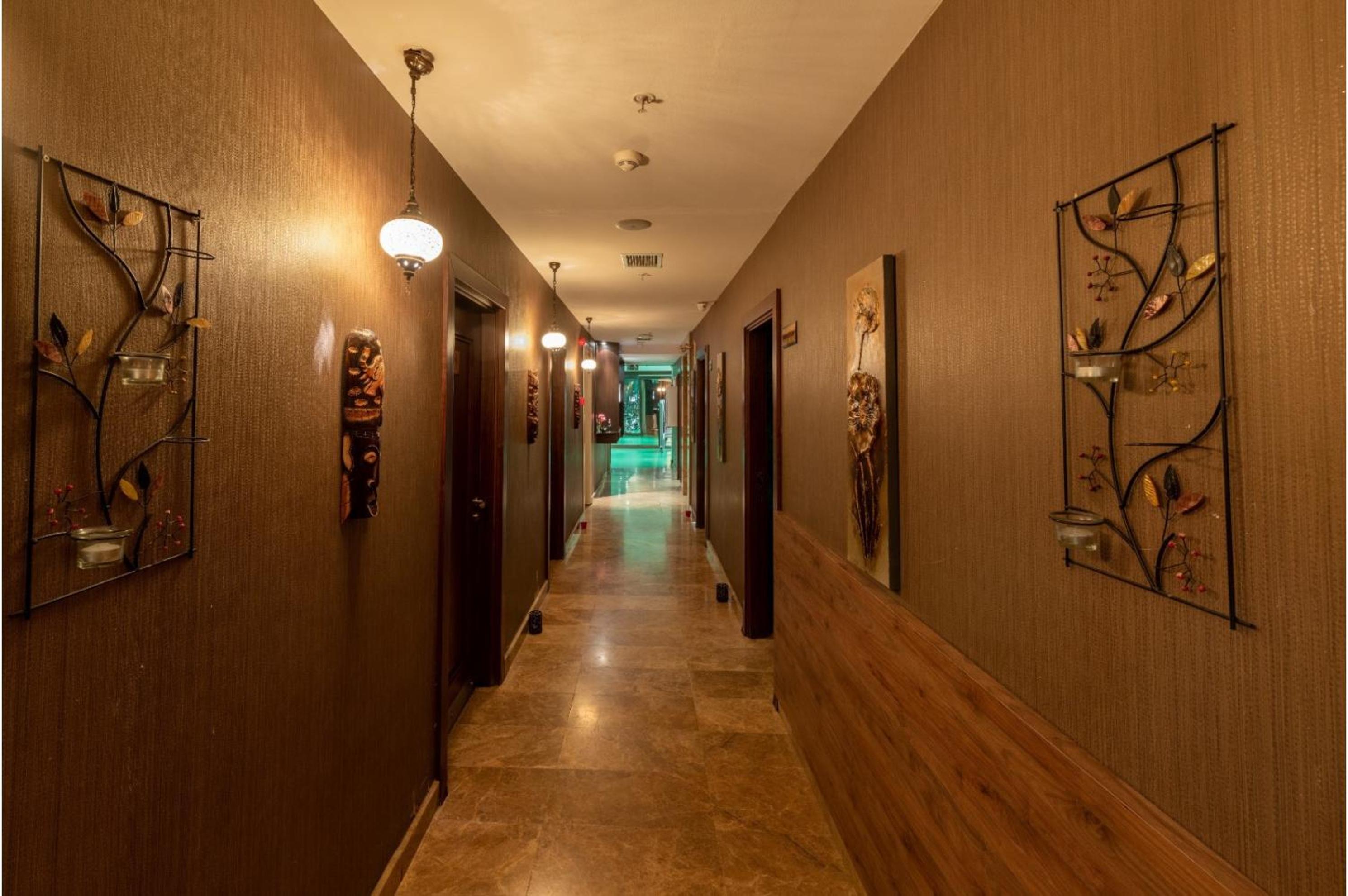 Crestium Taksim Prive & Spa - Image 11