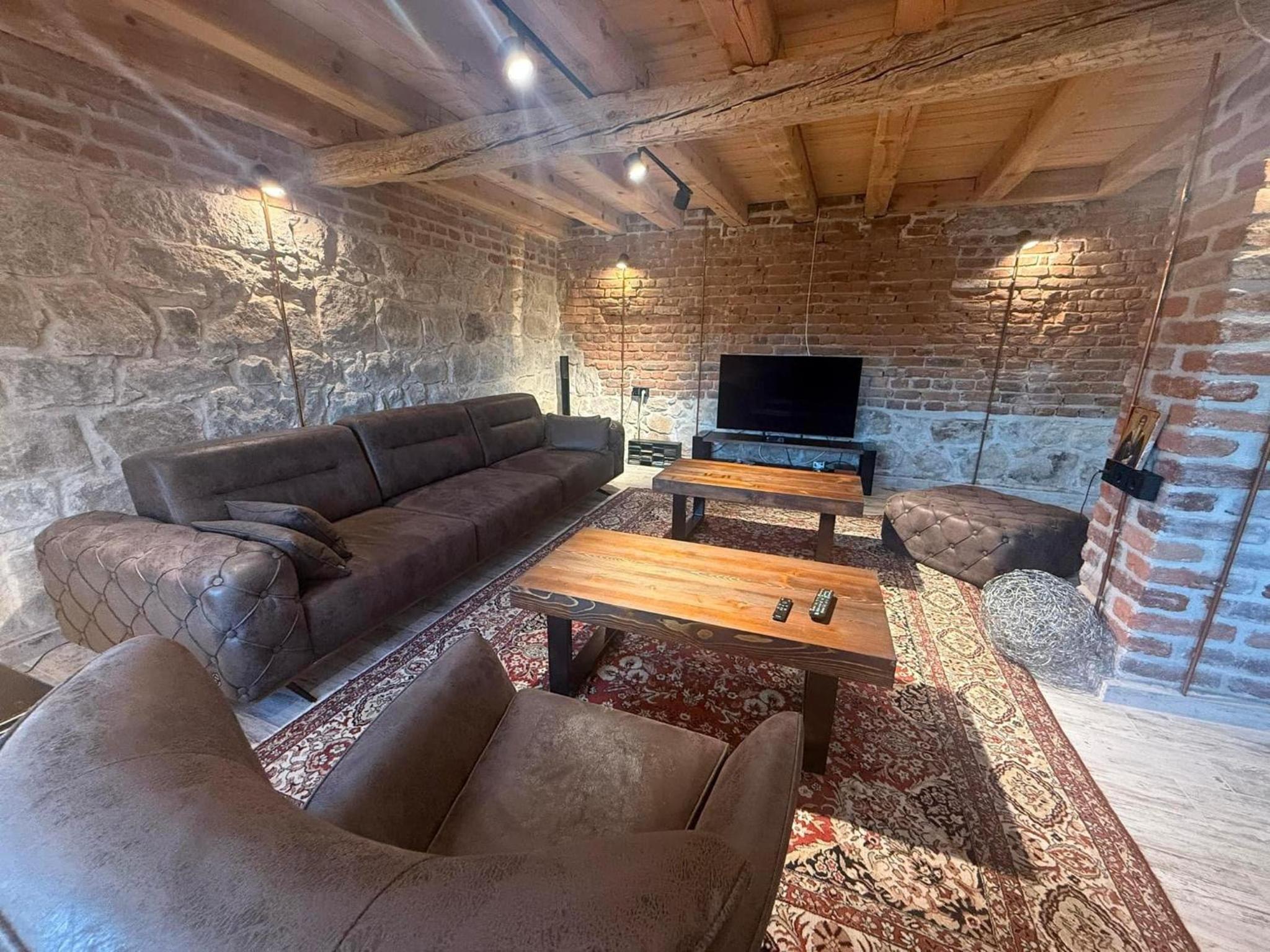 Villa The Old School Plana with Hot Pool & SPA by BookVillaBG