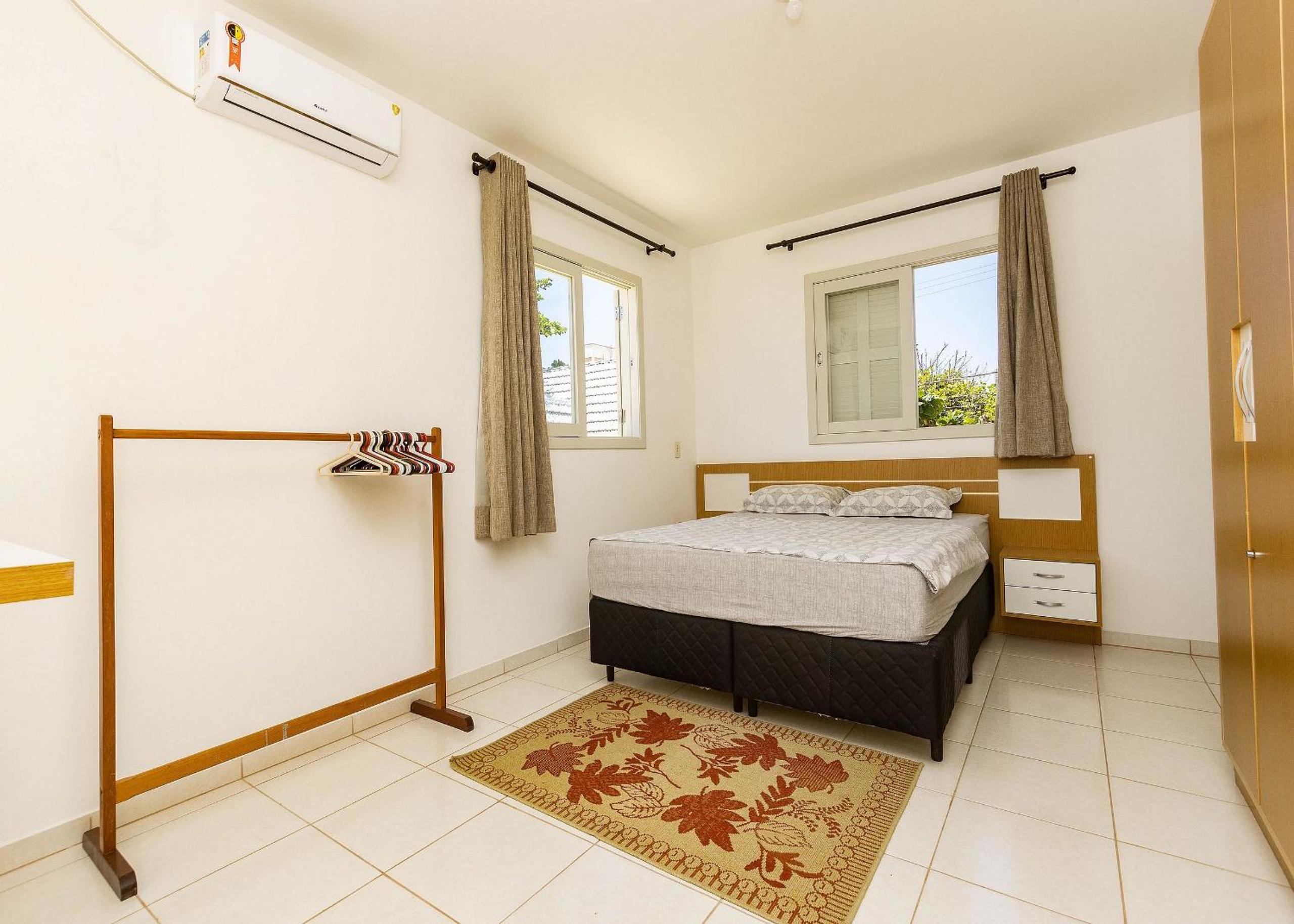 Casa de férias ampla e confortável a 200 metros da Praia de Mariscal/Canto Grande – Ideal para famílias e grupos